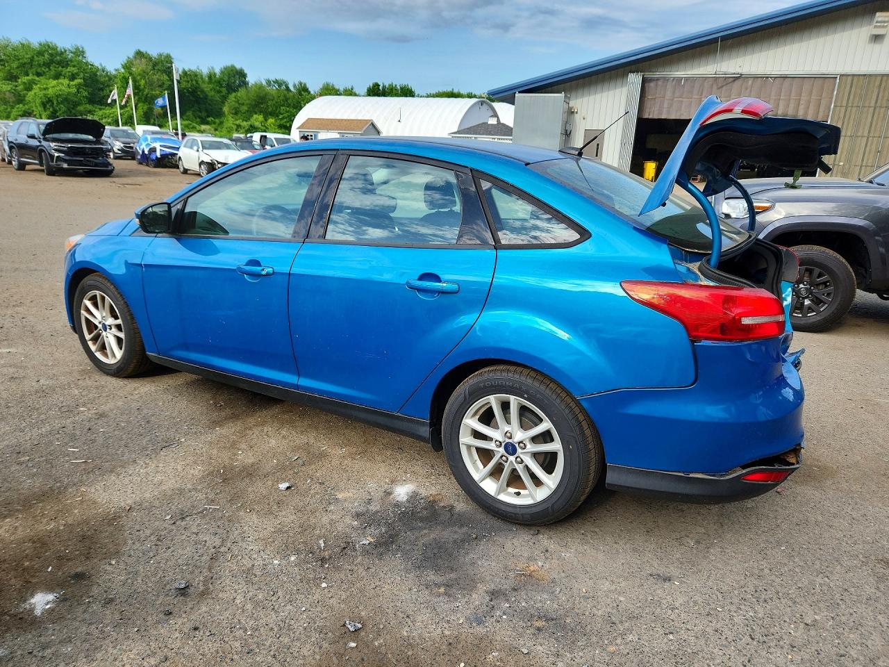 2015 Ford Focus Se Blue vin: 1FADP3F20FL380946