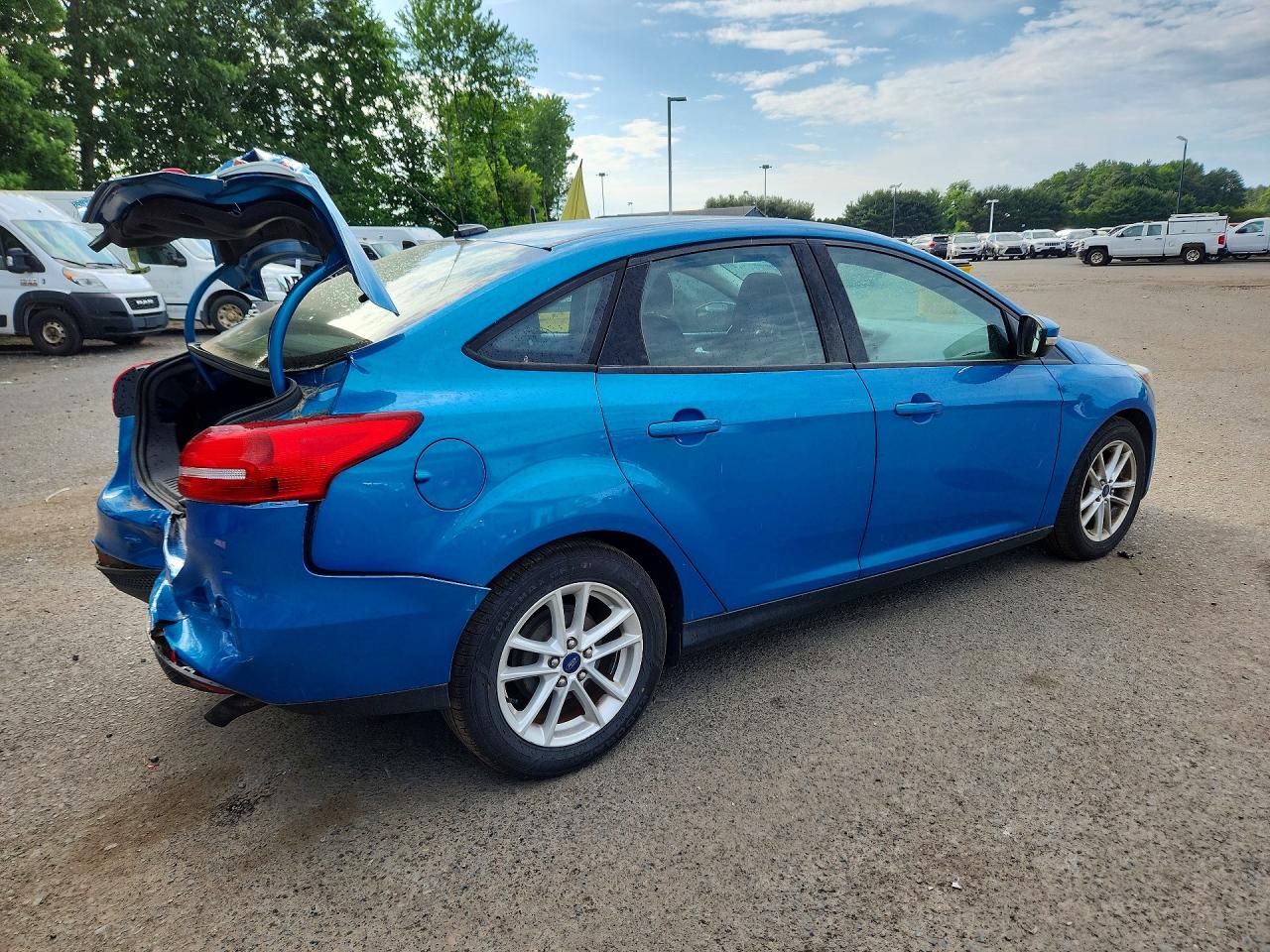 2015 Ford Focus Se Blue vin: 1FADP3F20FL380946