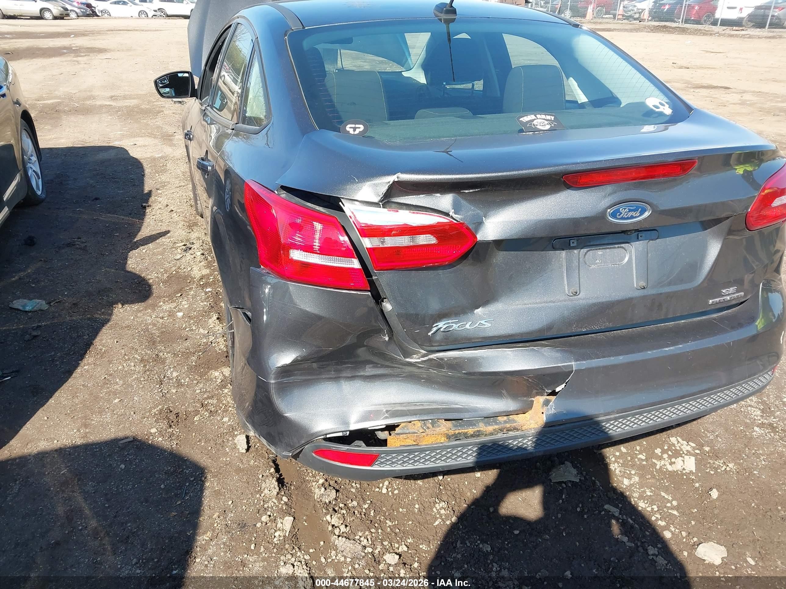 2016 Ford Focus Se Серый vin: 1FADP3F20GL202035