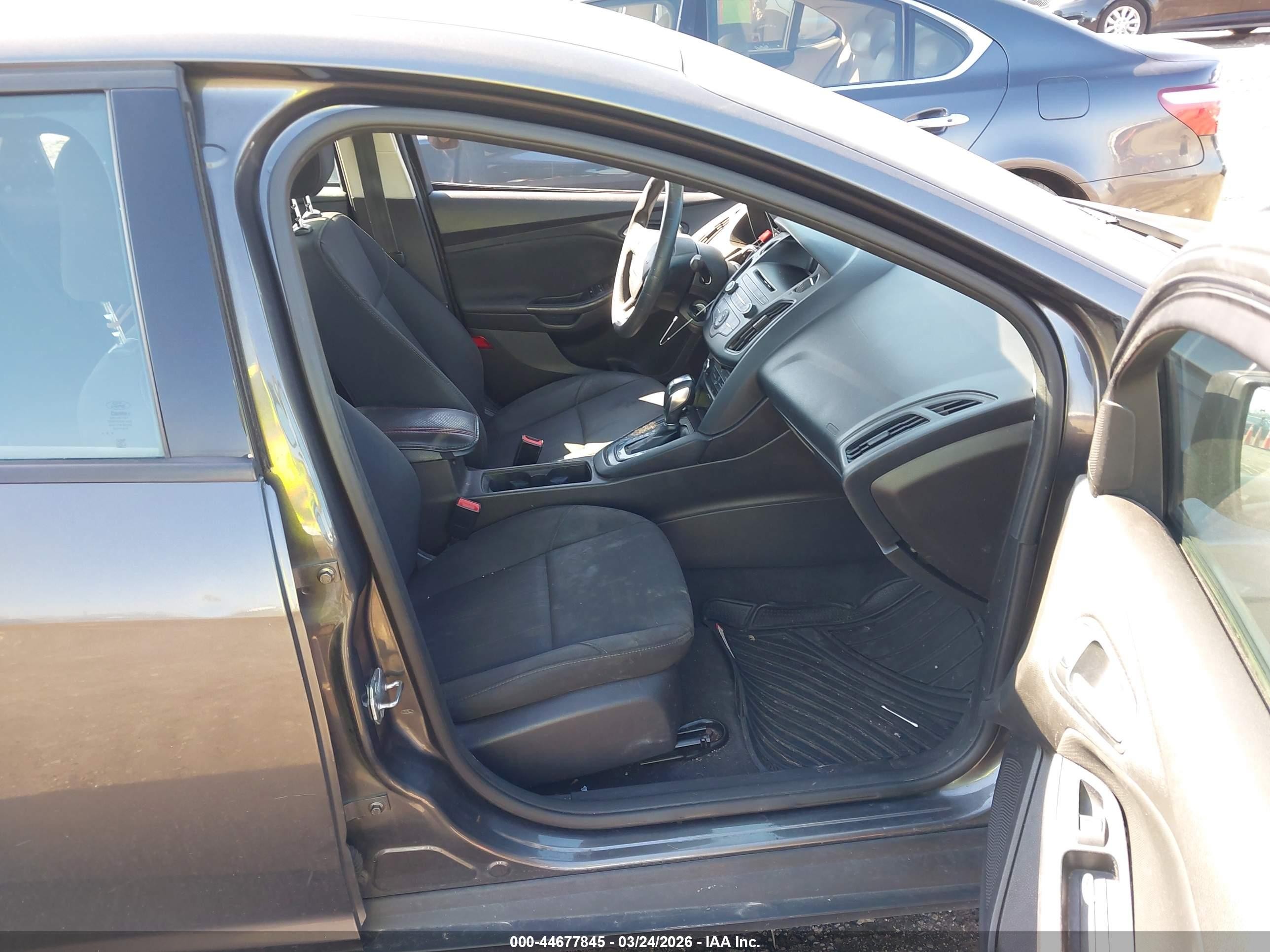 2016 Ford Focus Se Серый vin: 1FADP3F20GL202035