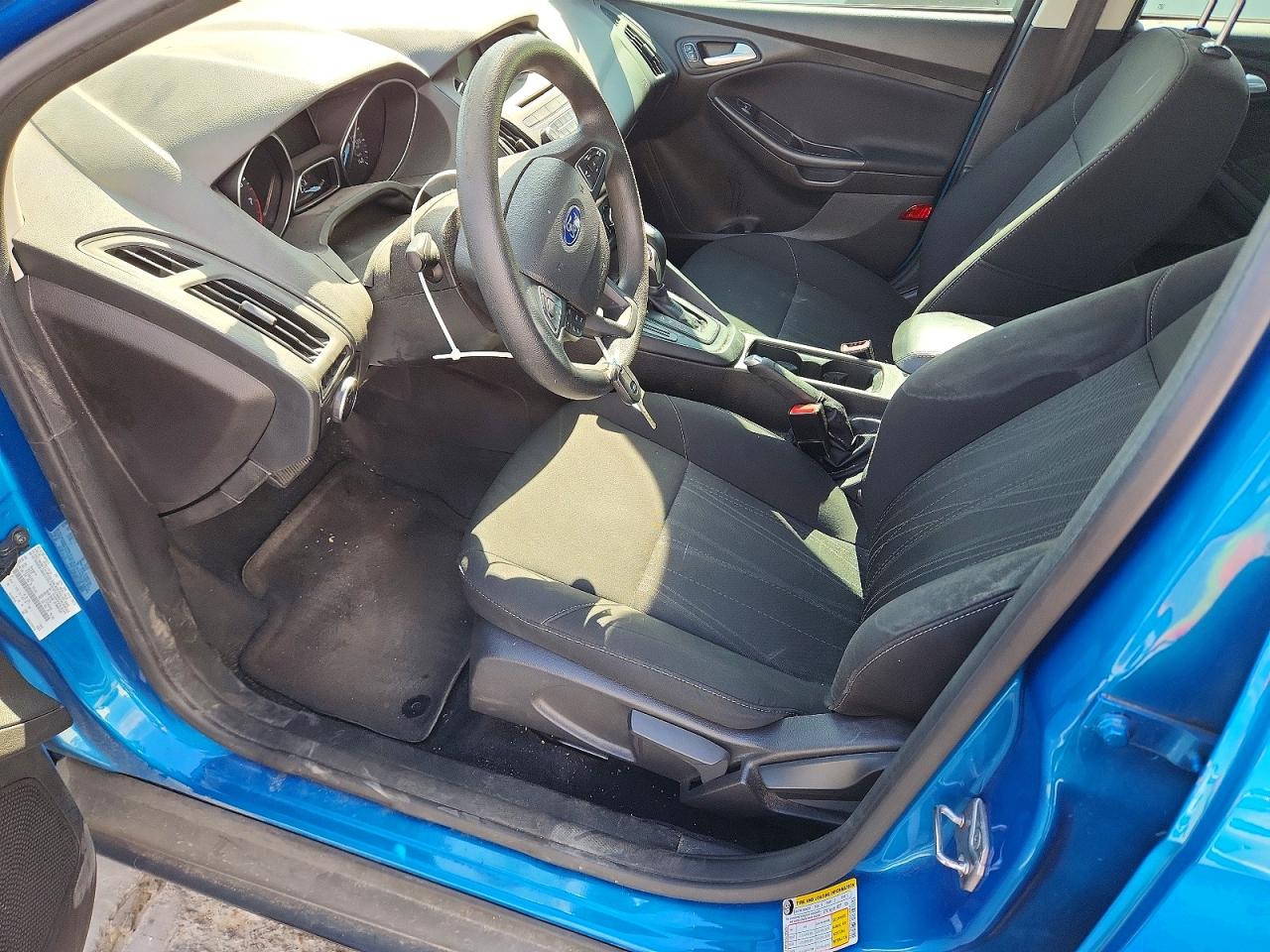2016 Ford Focus Se Blue vin: 1FADP3F20GL281478