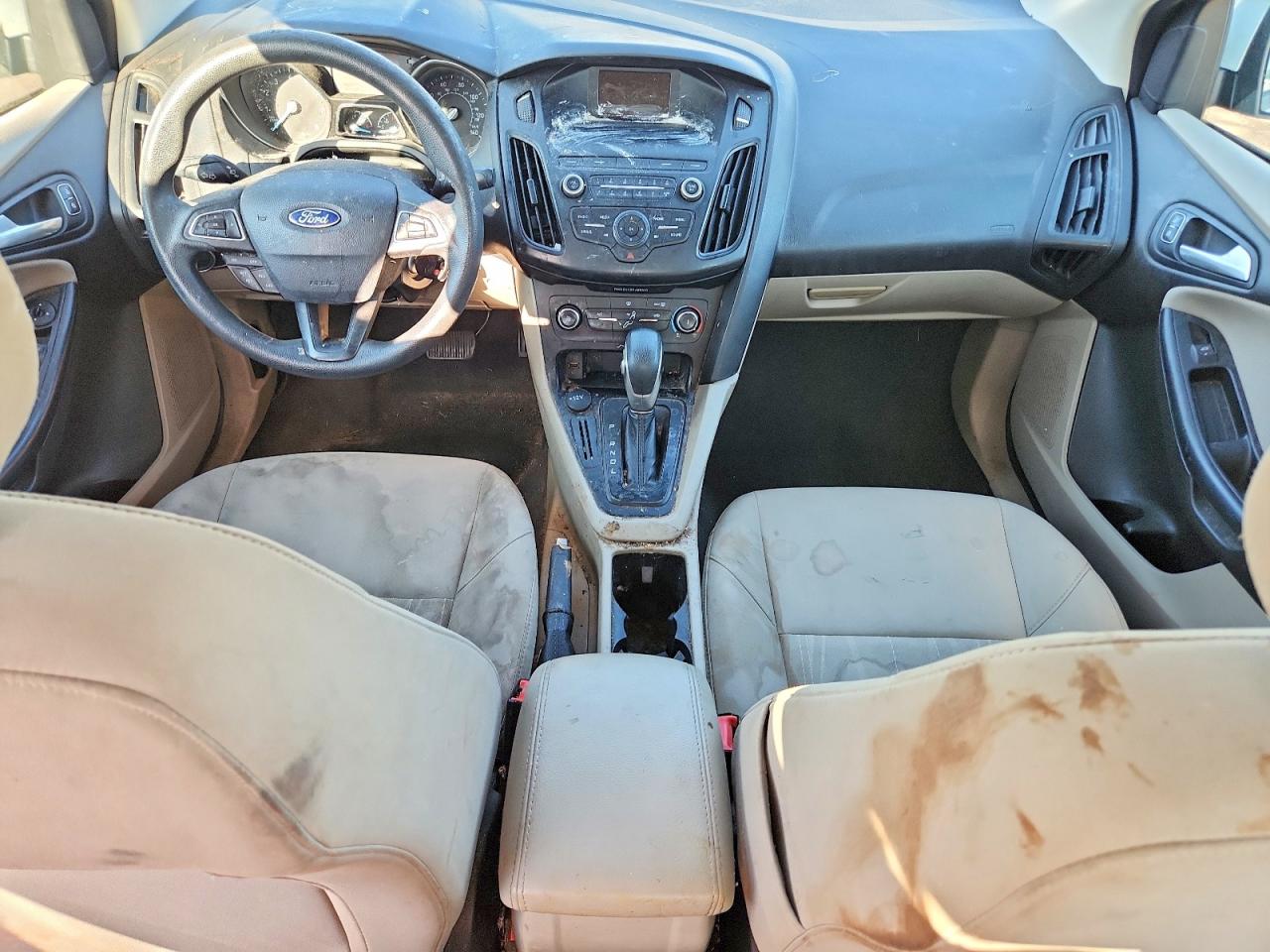 2018 Ford Focus Se White vin: 1FADP3F20JL288406