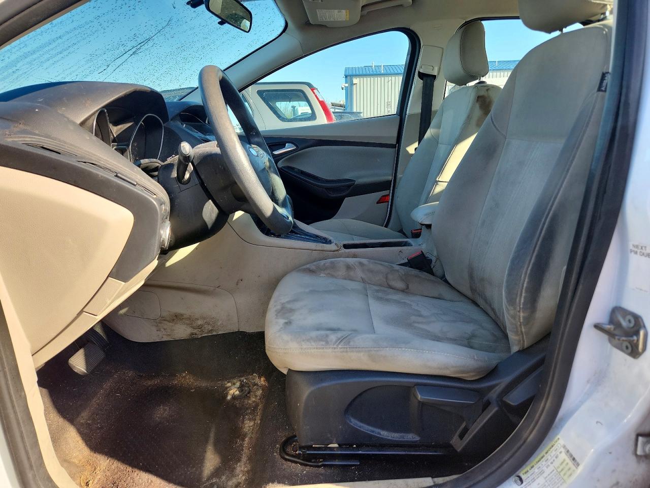 2018 Ford Focus Se White vin: 1FADP3F20JL288406