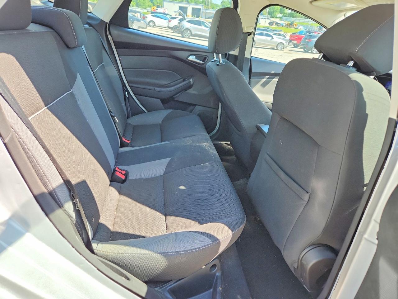 2013 Ford Focus Se Серебряный vin: 1FADP3F21DL144674