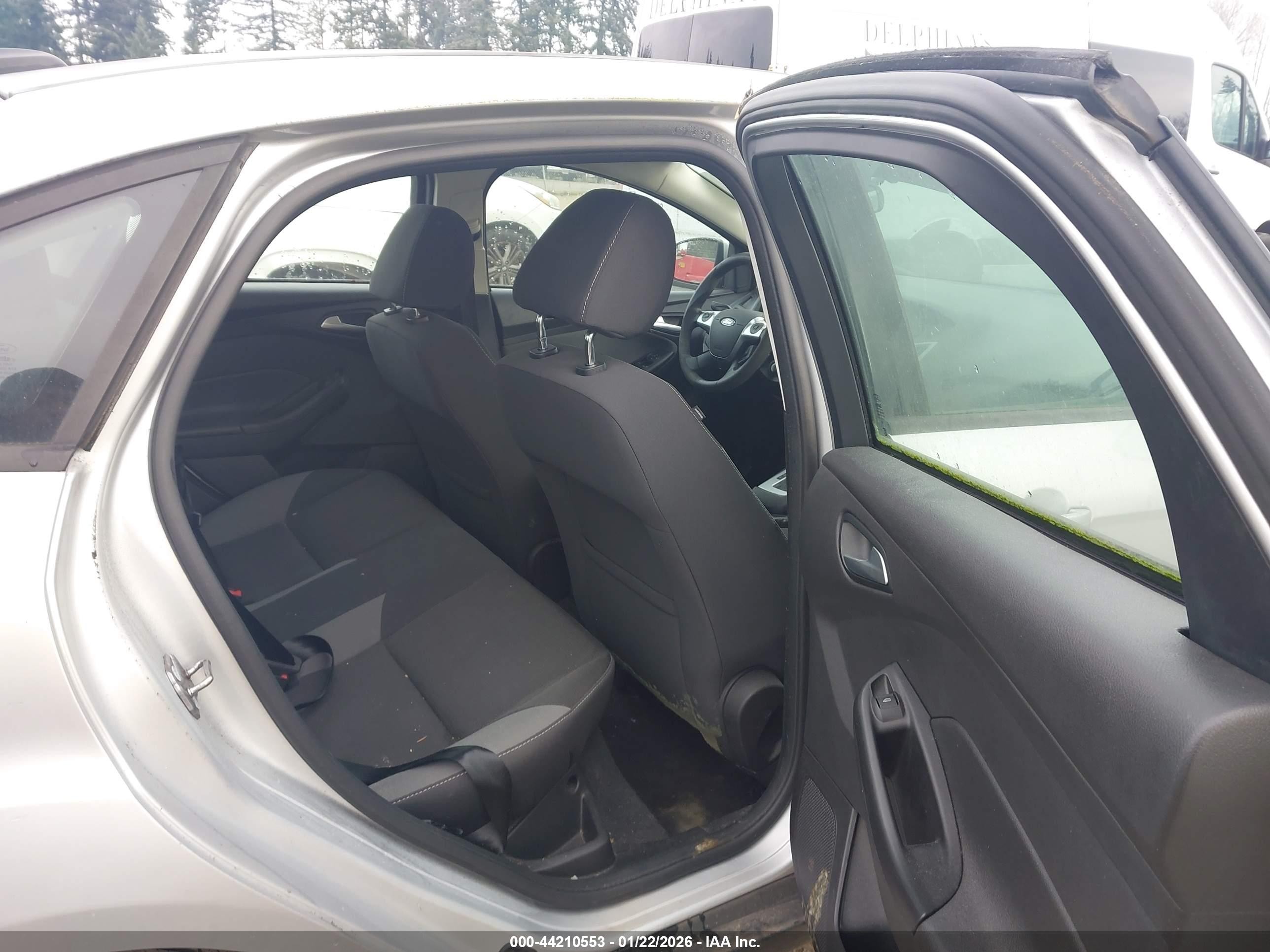 2013 Ford Focus Se Silver vin: 1FADP3F21DL235833