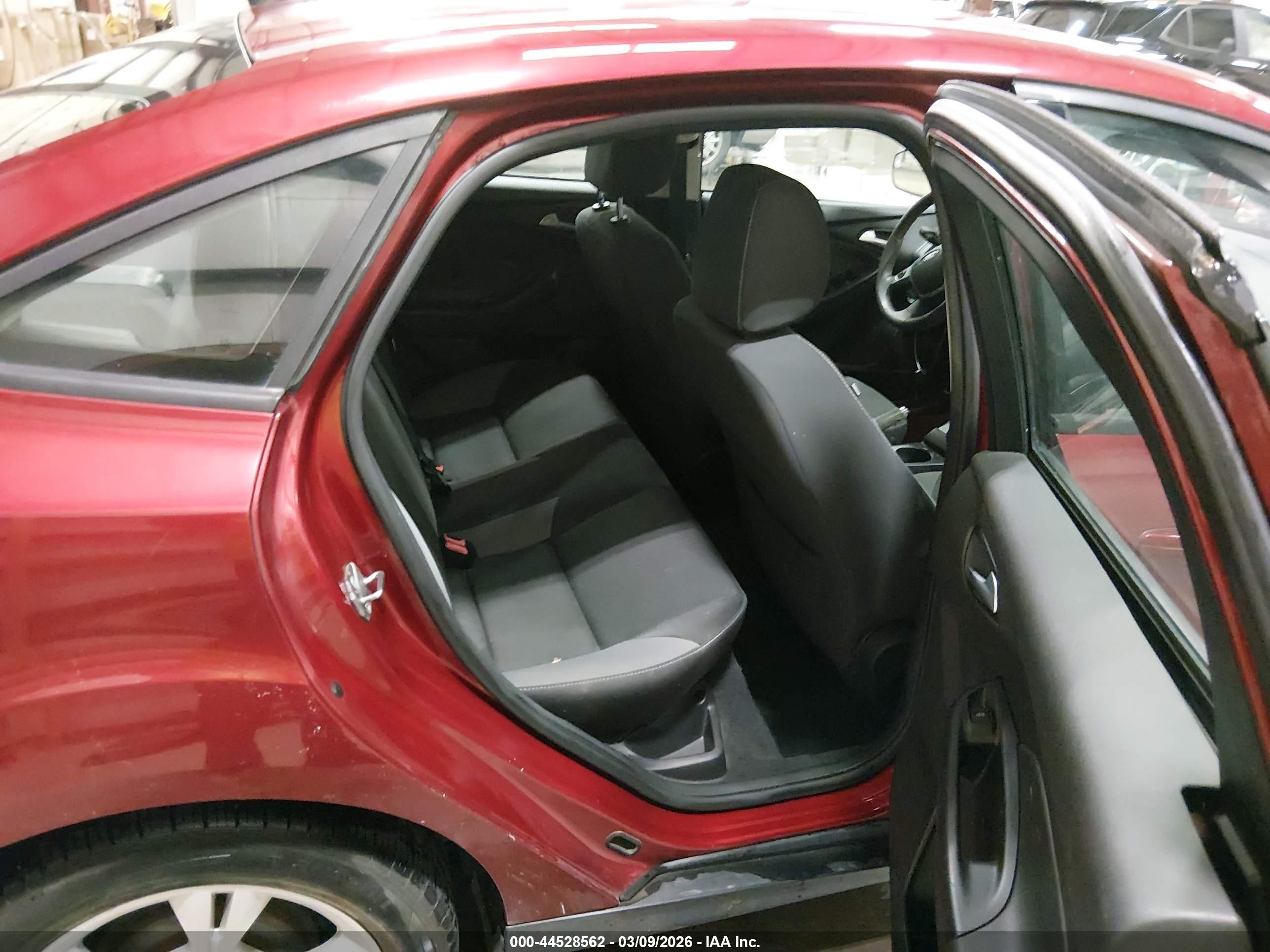 2013 Ford Focus Se Красный vin: 1FADP3F21DL318680