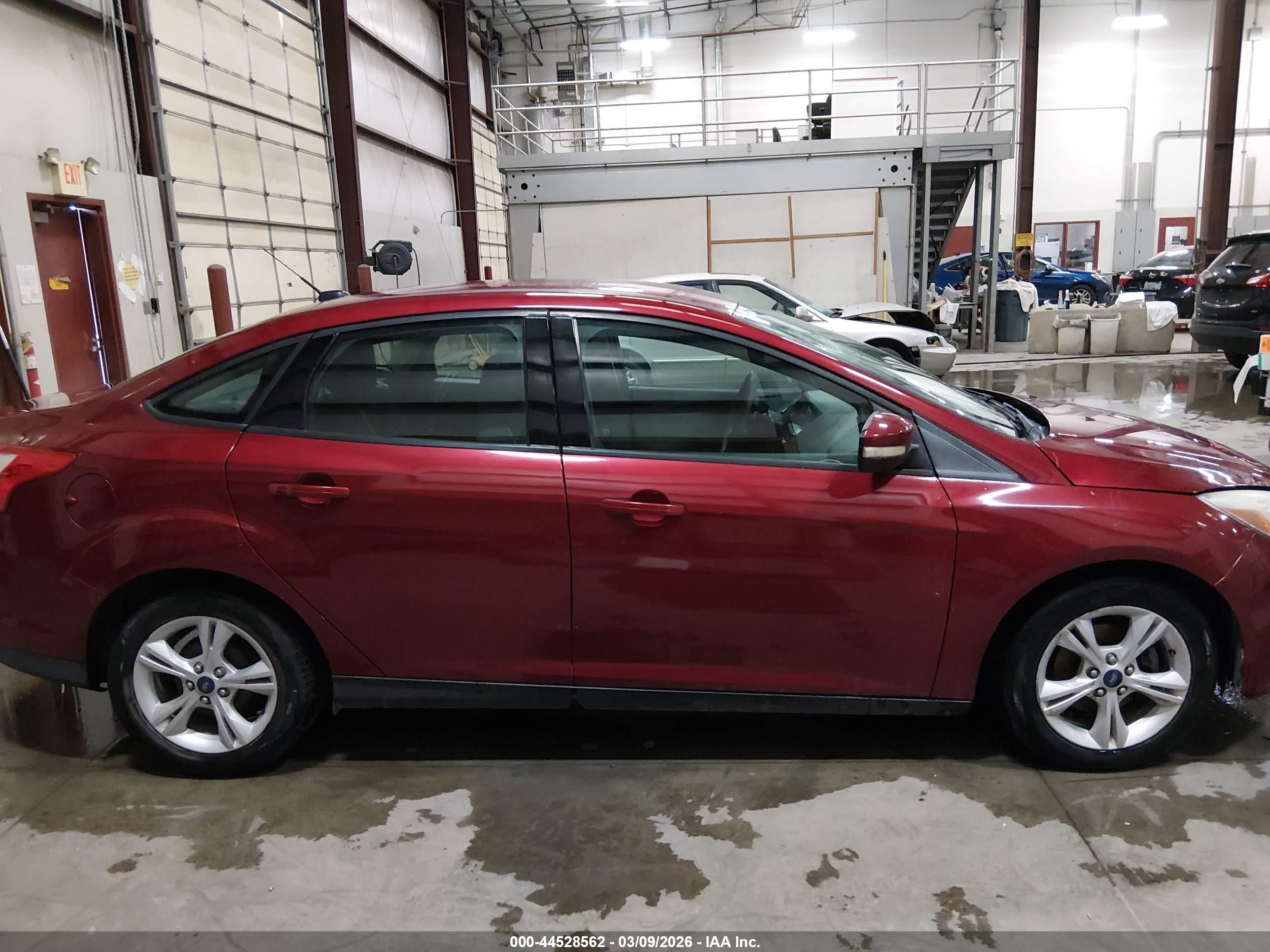 2013 Ford Focus Se Красный vin: 1FADP3F21DL318680