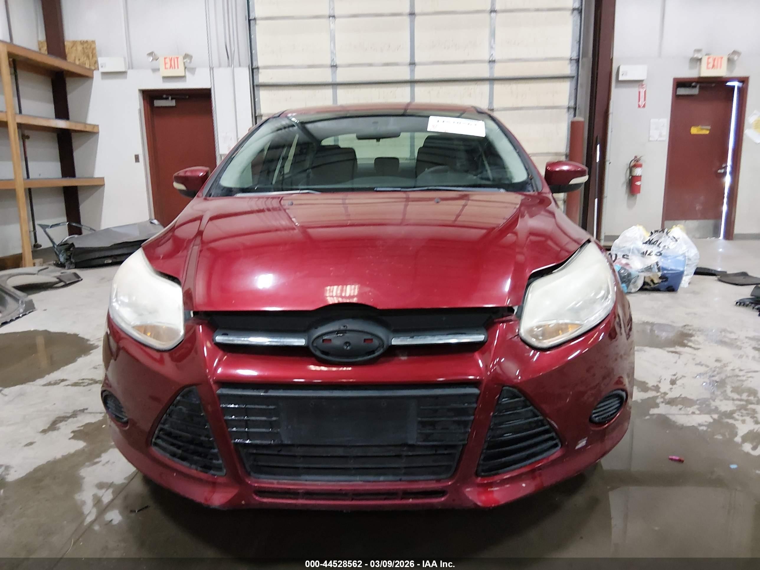 2013 Ford Focus Se Красный vin: 1FADP3F21DL318680