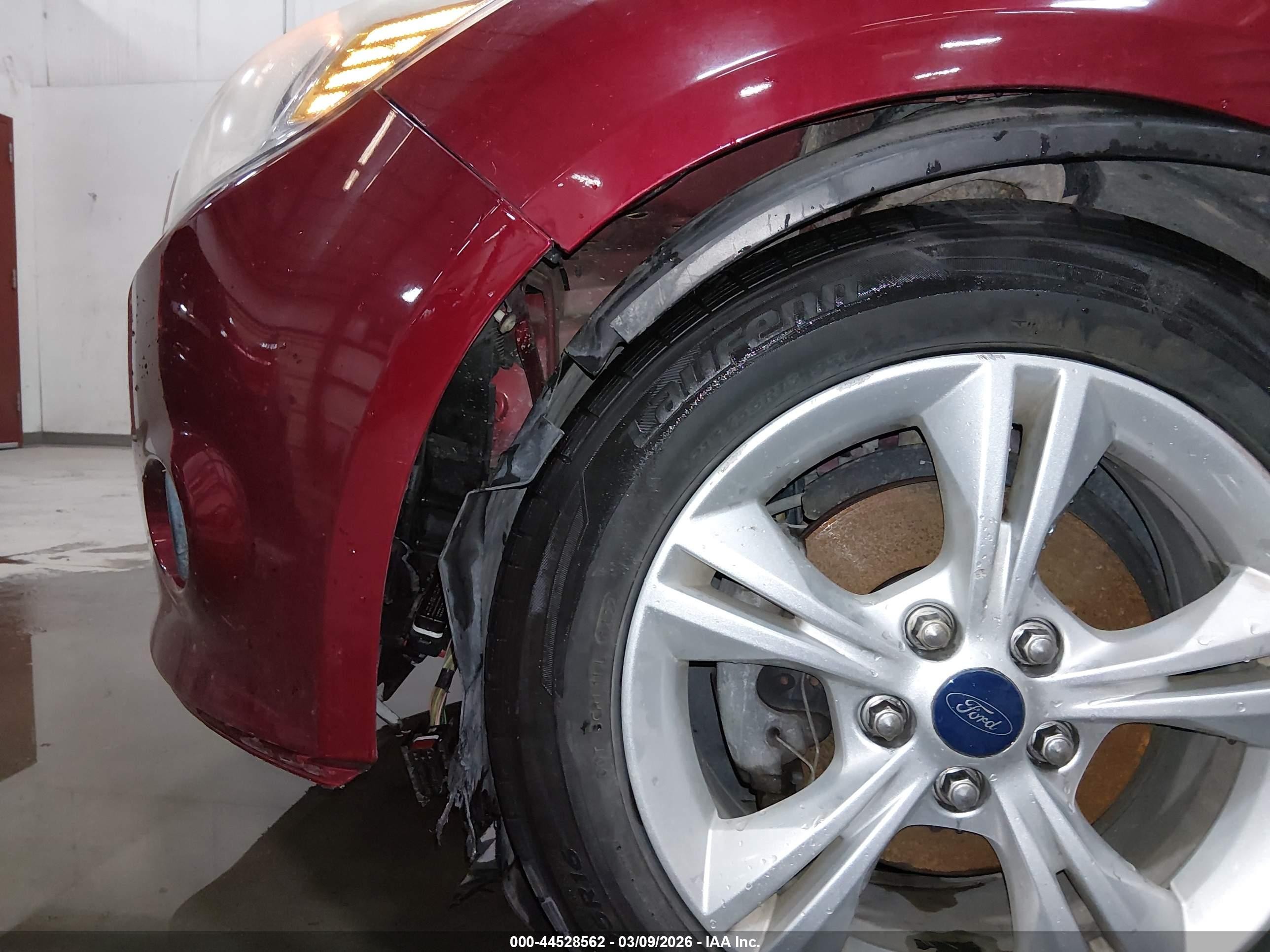 2013 Ford Focus Se Красный vin: 1FADP3F21DL318680