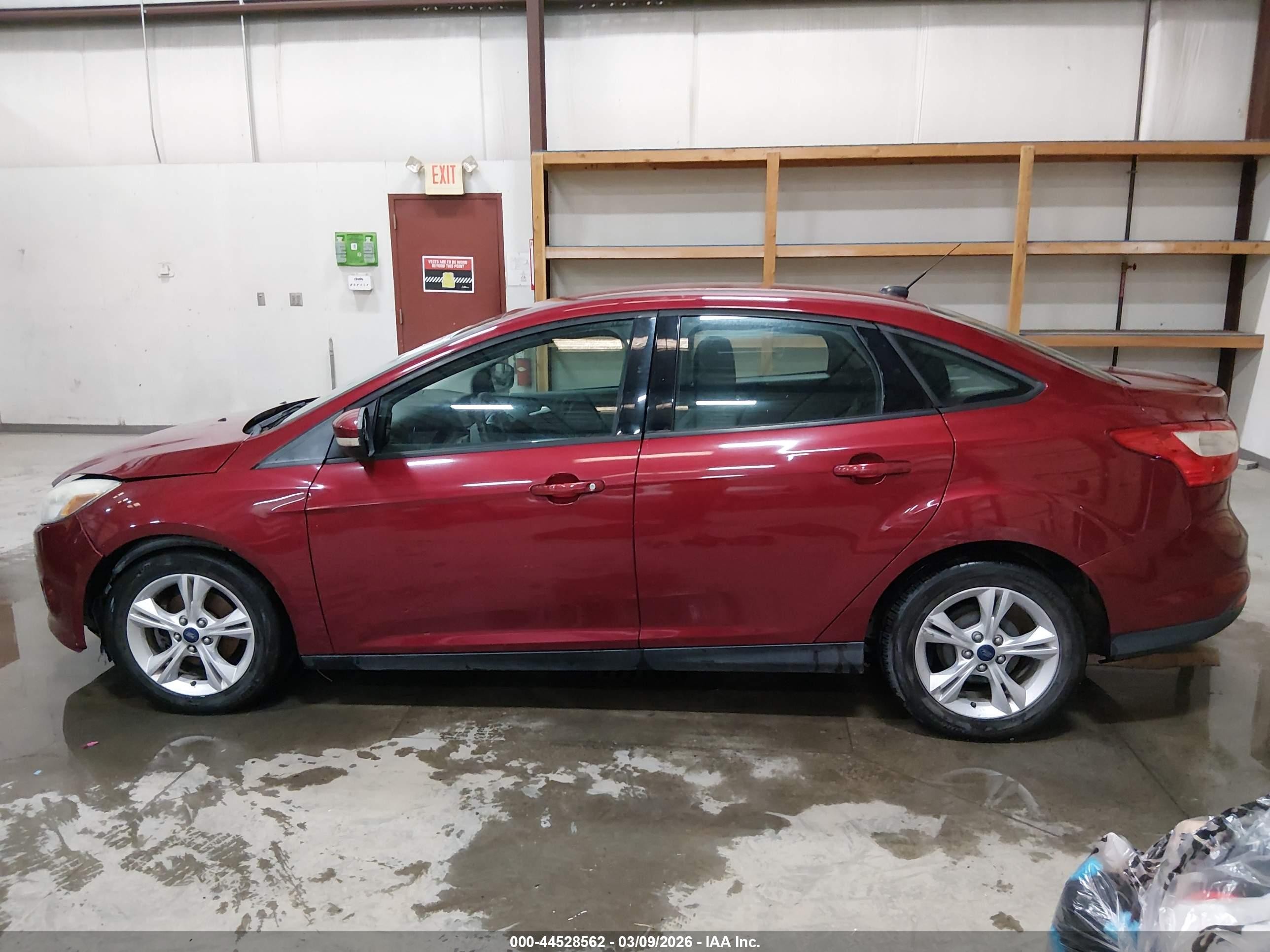 2013 Ford Focus Se Красный vin: 1FADP3F21DL318680