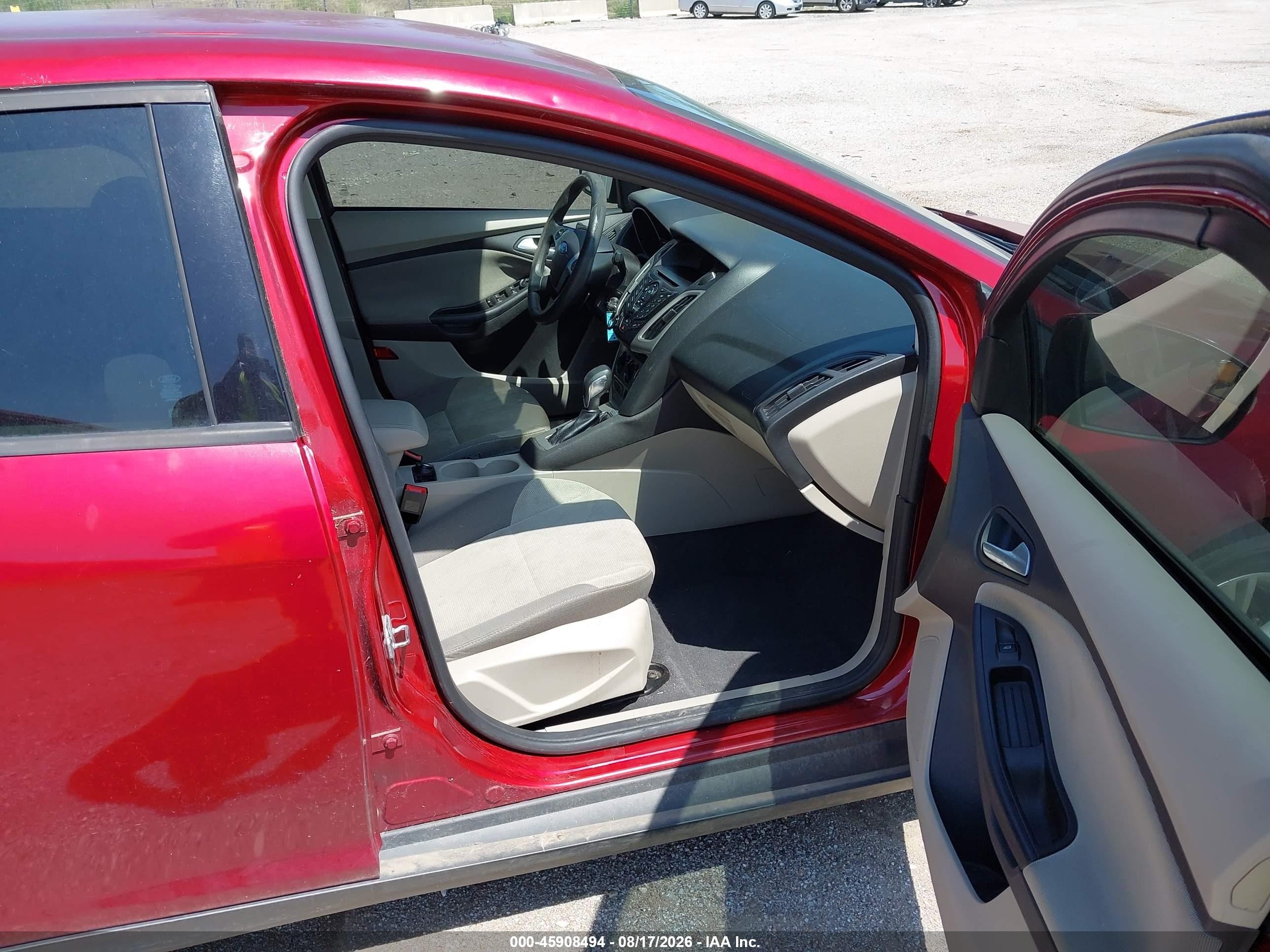 2013 Ford Focus Se Красный vin: 1FADP3F21DL343997