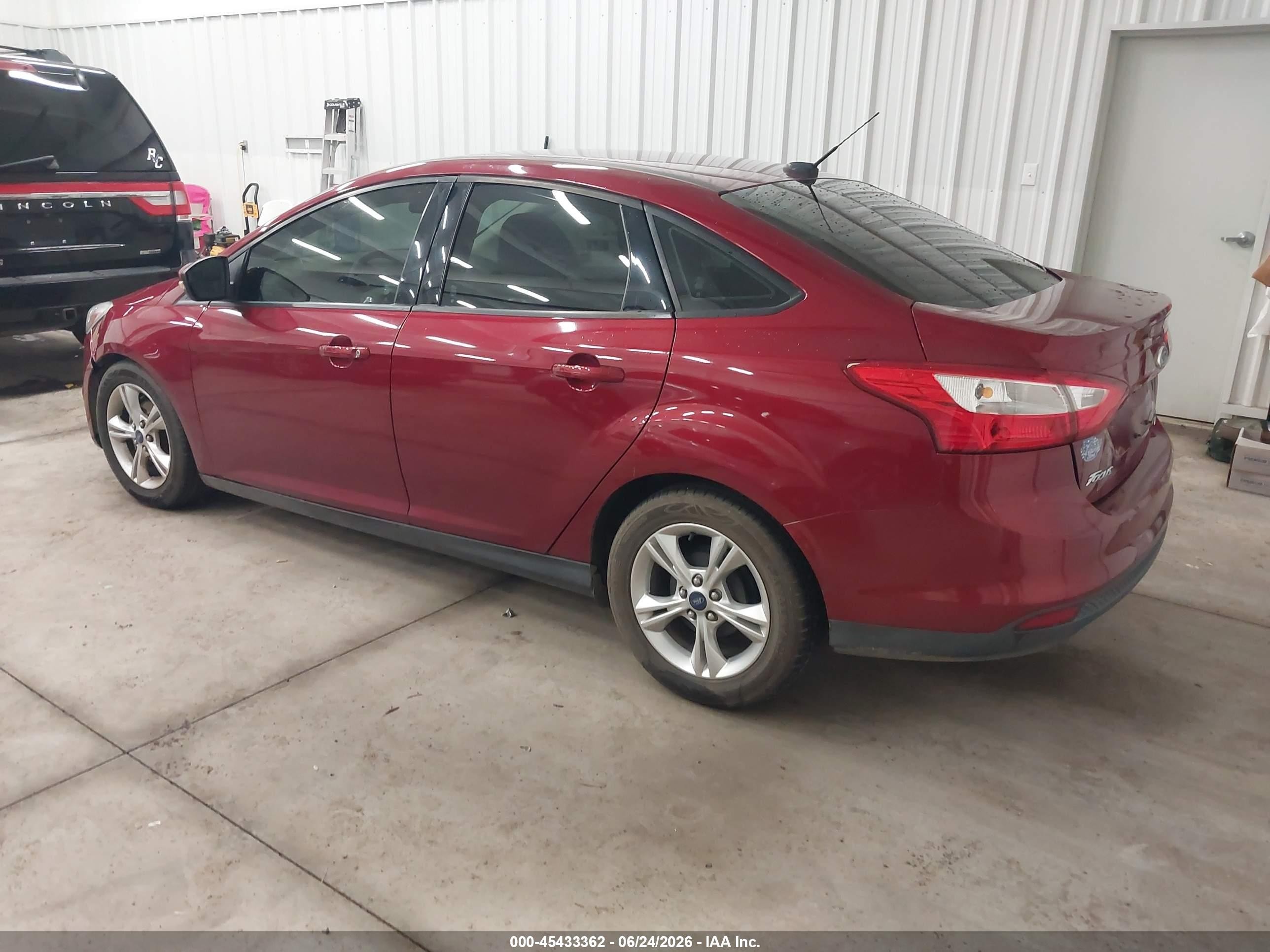 2014 Ford Focus Se Red vin: 1FADP3F21EL103172