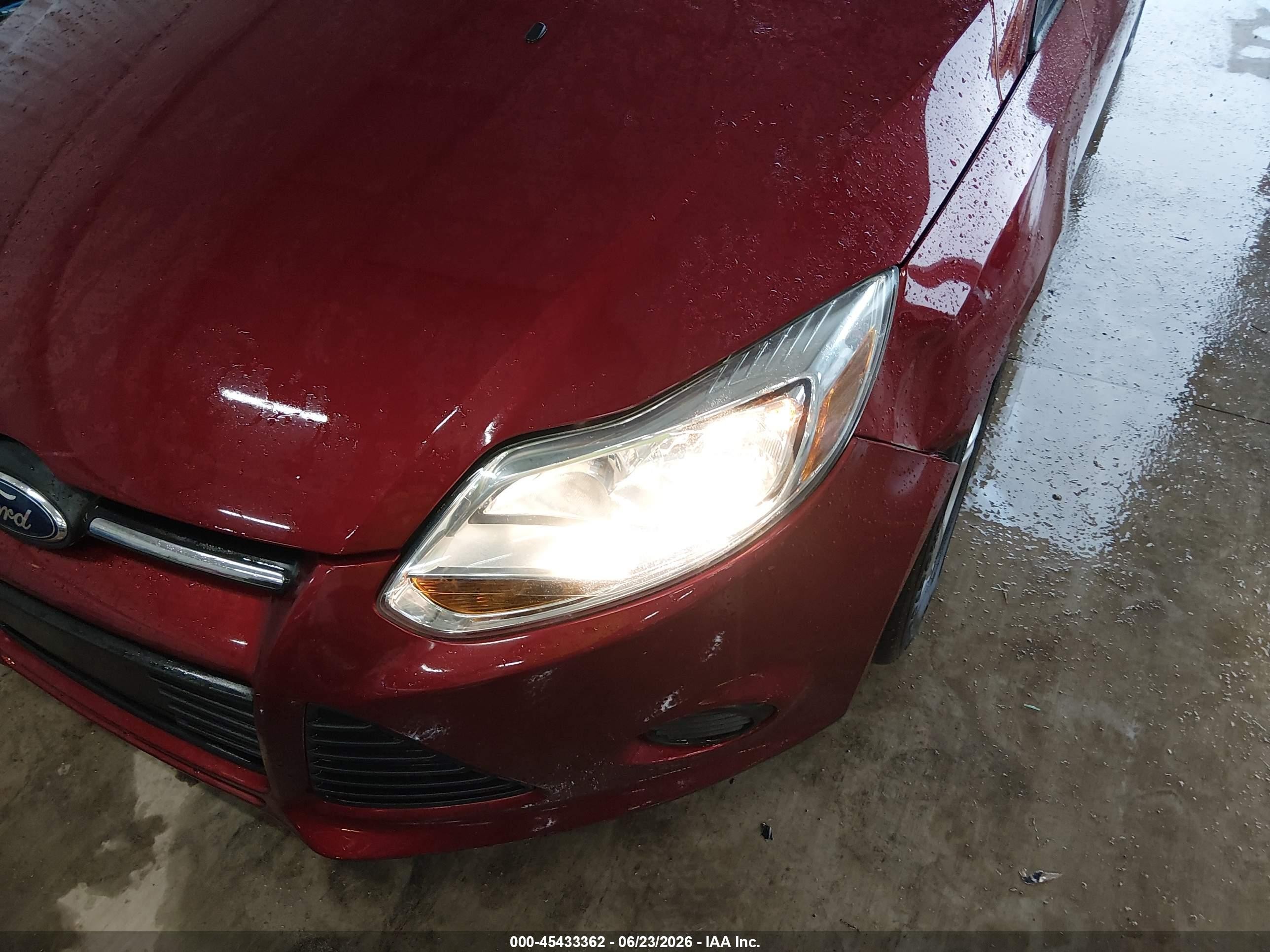 2014 Ford Focus Se Red vin: 1FADP3F21EL103172