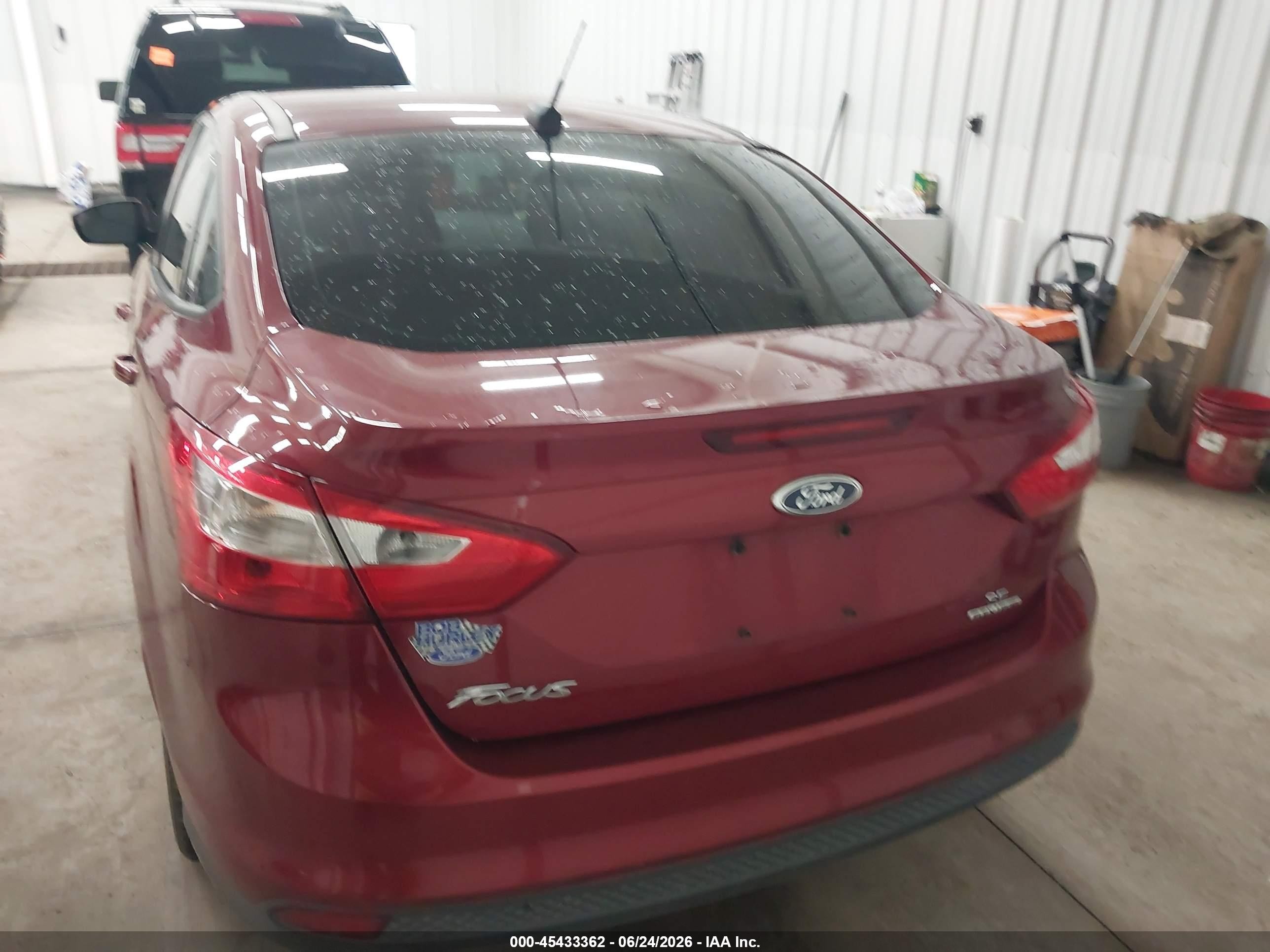 2014 Ford Focus Se Red vin: 1FADP3F21EL103172
