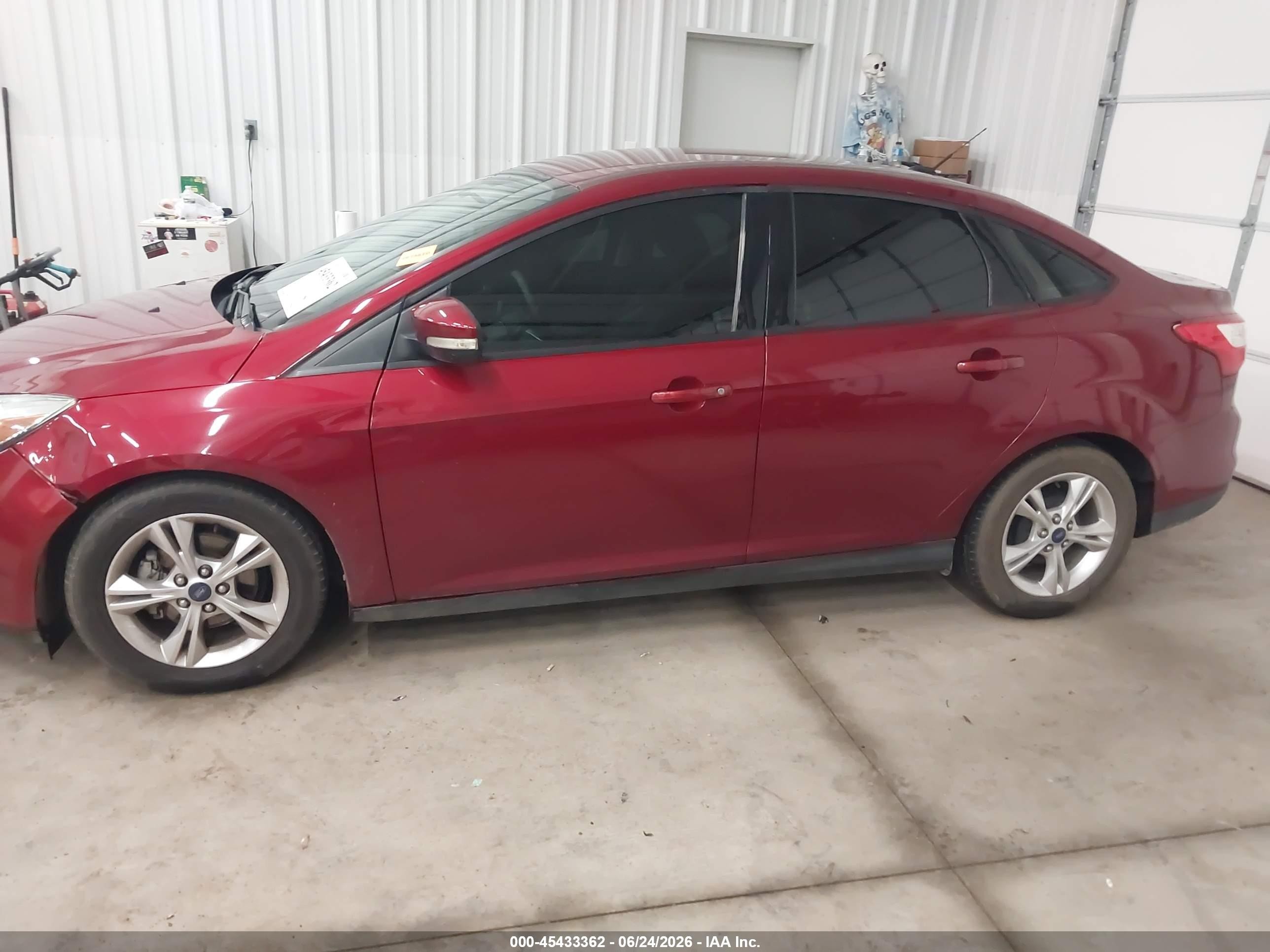 2014 Ford Focus Se Red vin: 1FADP3F21EL103172