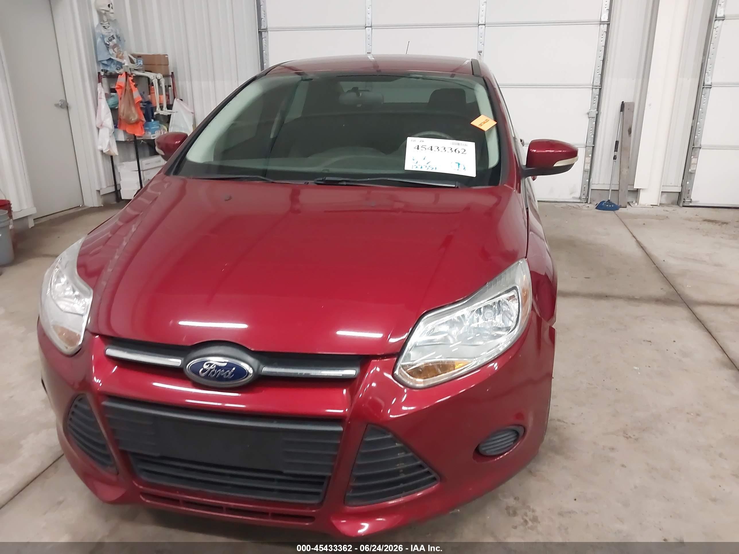 2014 Ford Focus Se Red vin: 1FADP3F21EL103172