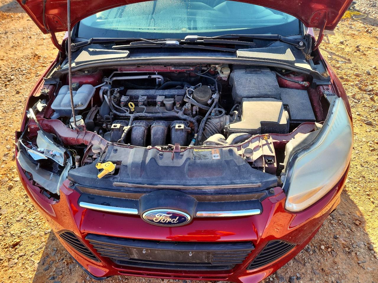 2014 Ford Focus Se Red vin: 1FADP3F21EL103642