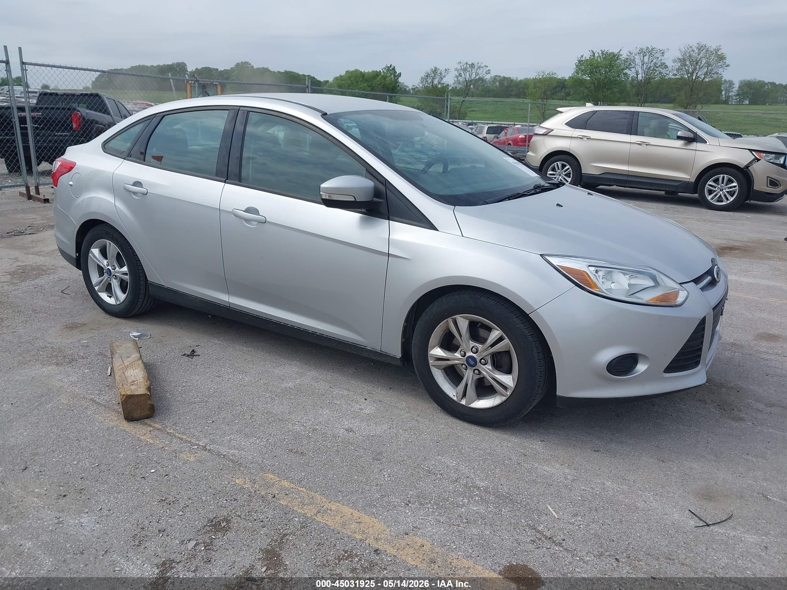 2014 Ford Focus Se Silver vin: 1FADP3F21EL110526