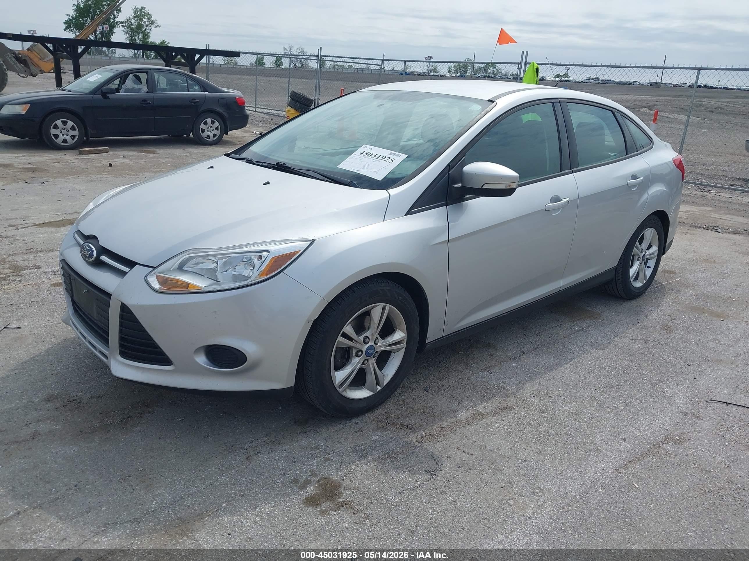 2014 Ford Focus Se Silver vin: 1FADP3F21EL110526
