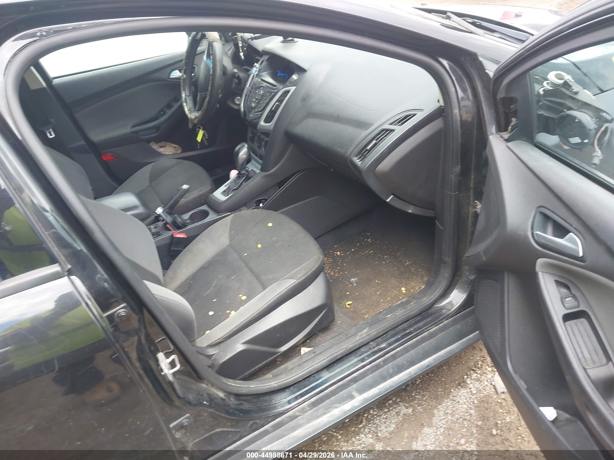 2014 Ford Focus Se Черный vin: 1FADP3F21EL117332