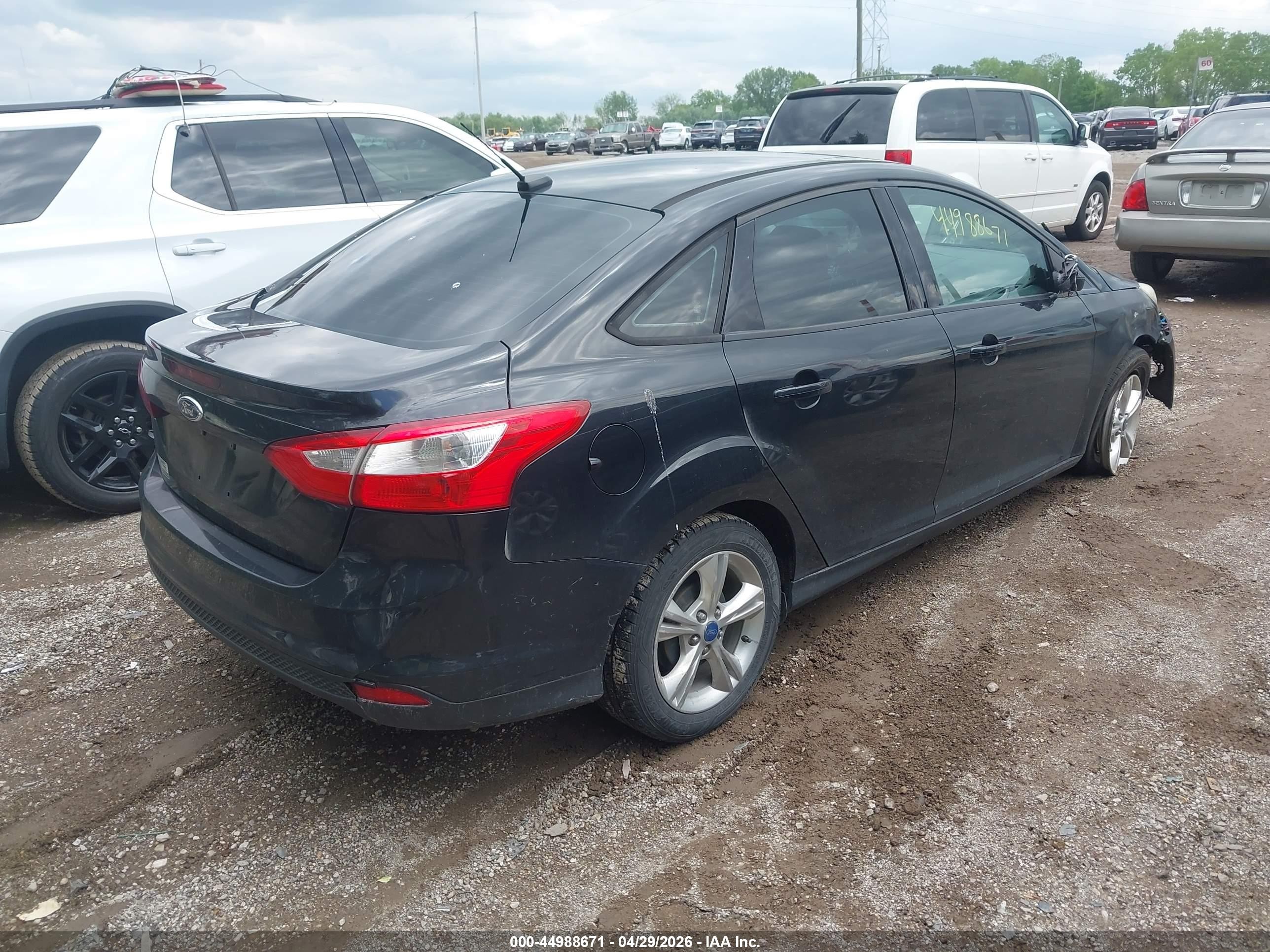 2014 Ford Focus Se Черный vin: 1FADP3F21EL117332
