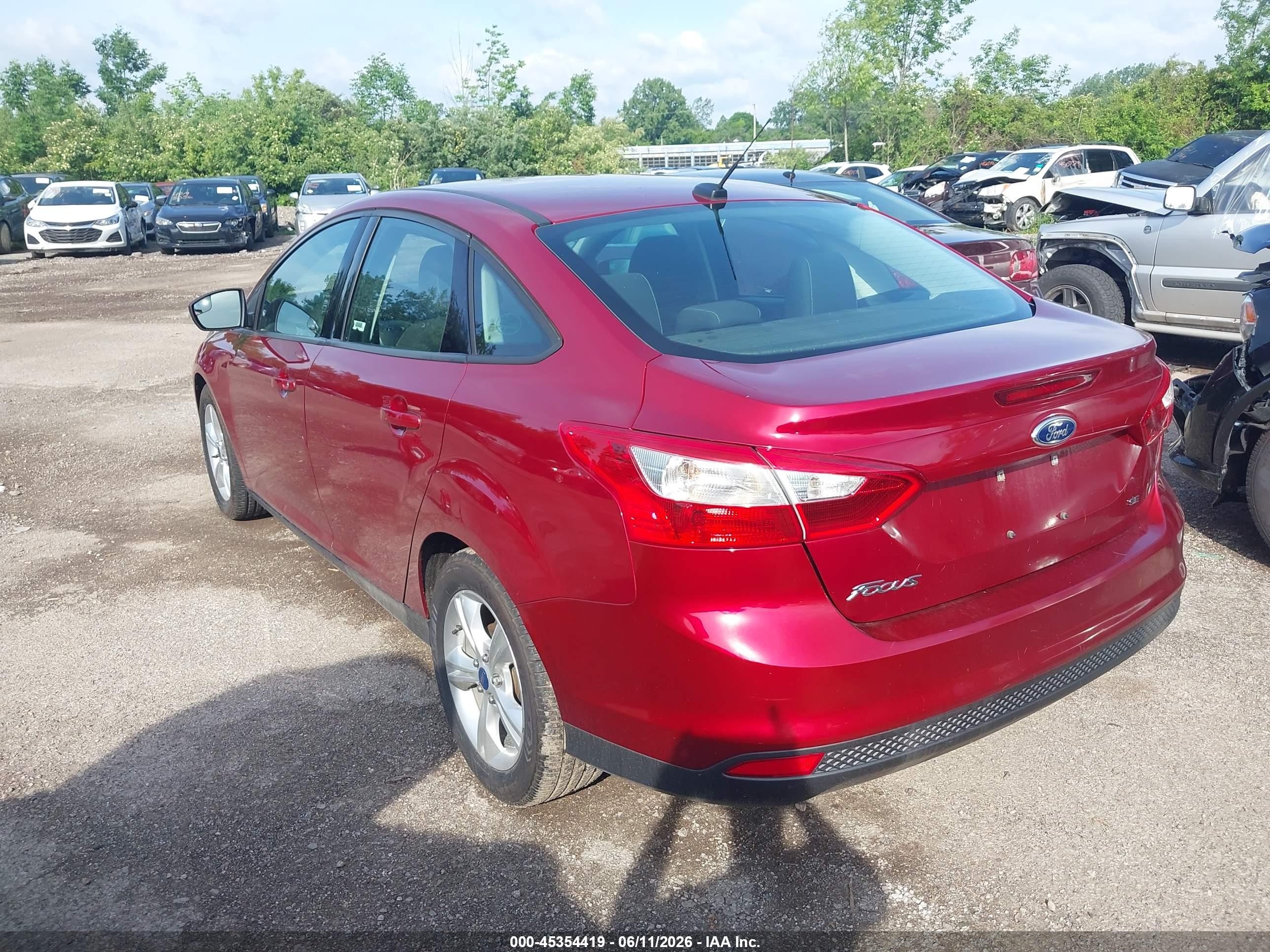 2014 Ford Focus Se Красный vin: 1FADP3F21EL128606
