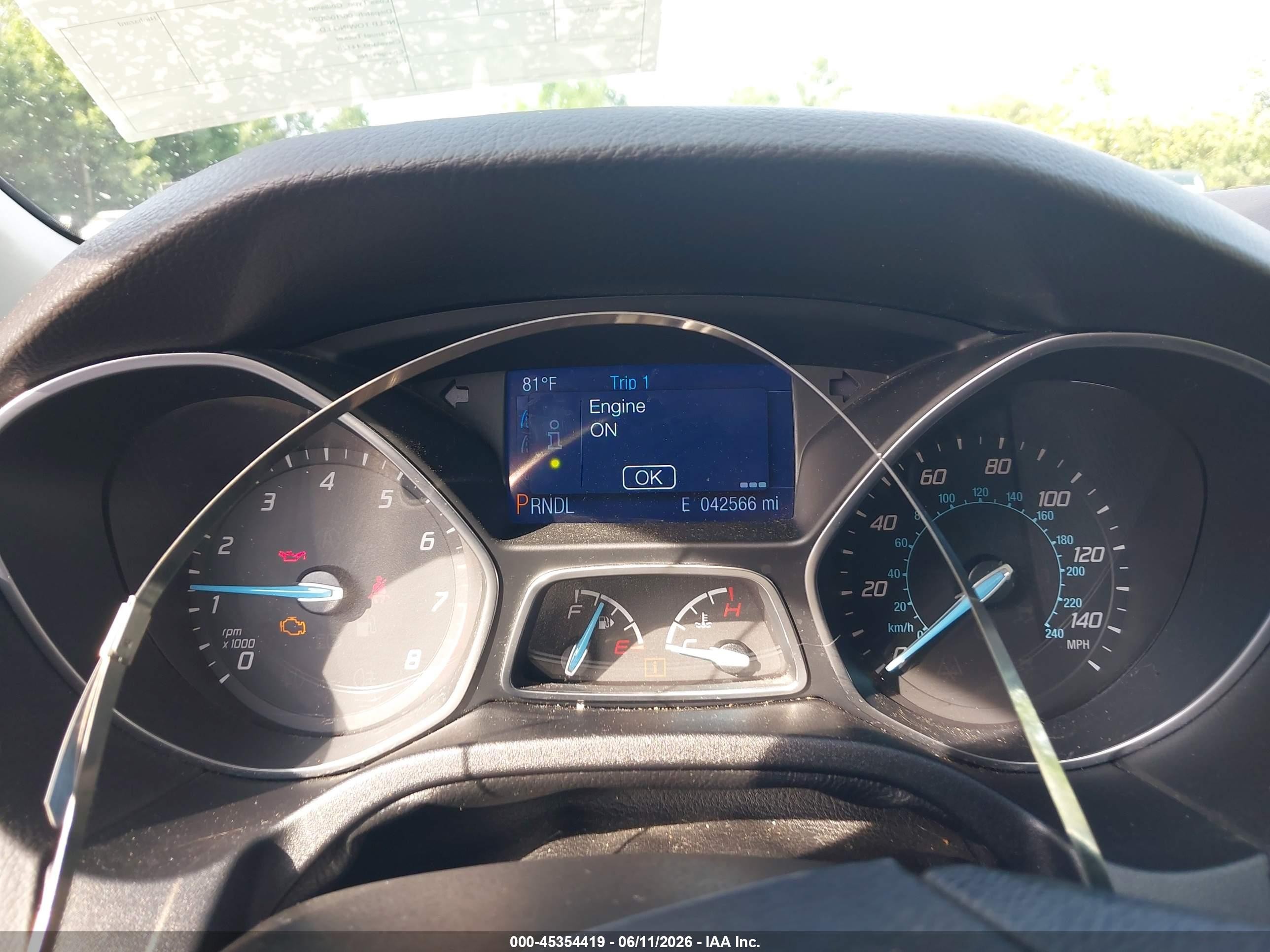 2014 Ford Focus Se Красный vin: 1FADP3F21EL128606