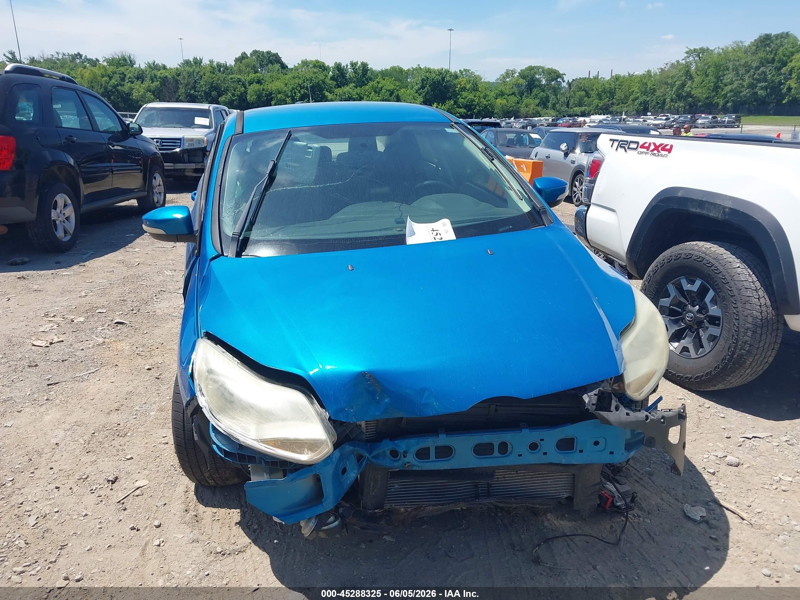 2014 Ford Focus Se Blue vin: 1FADP3F21EL141940