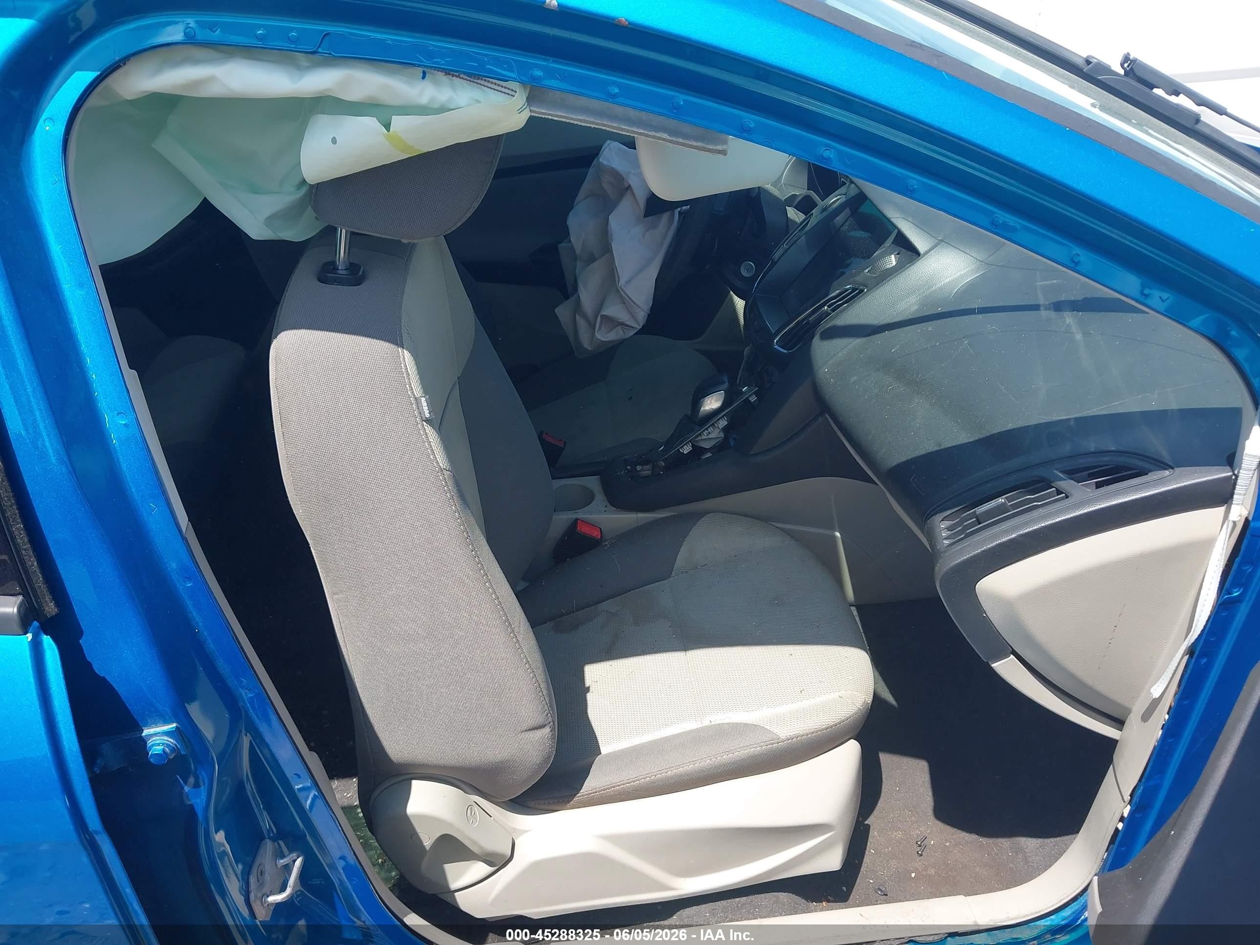 2014 Ford Focus Se Blue vin: 1FADP3F21EL141940