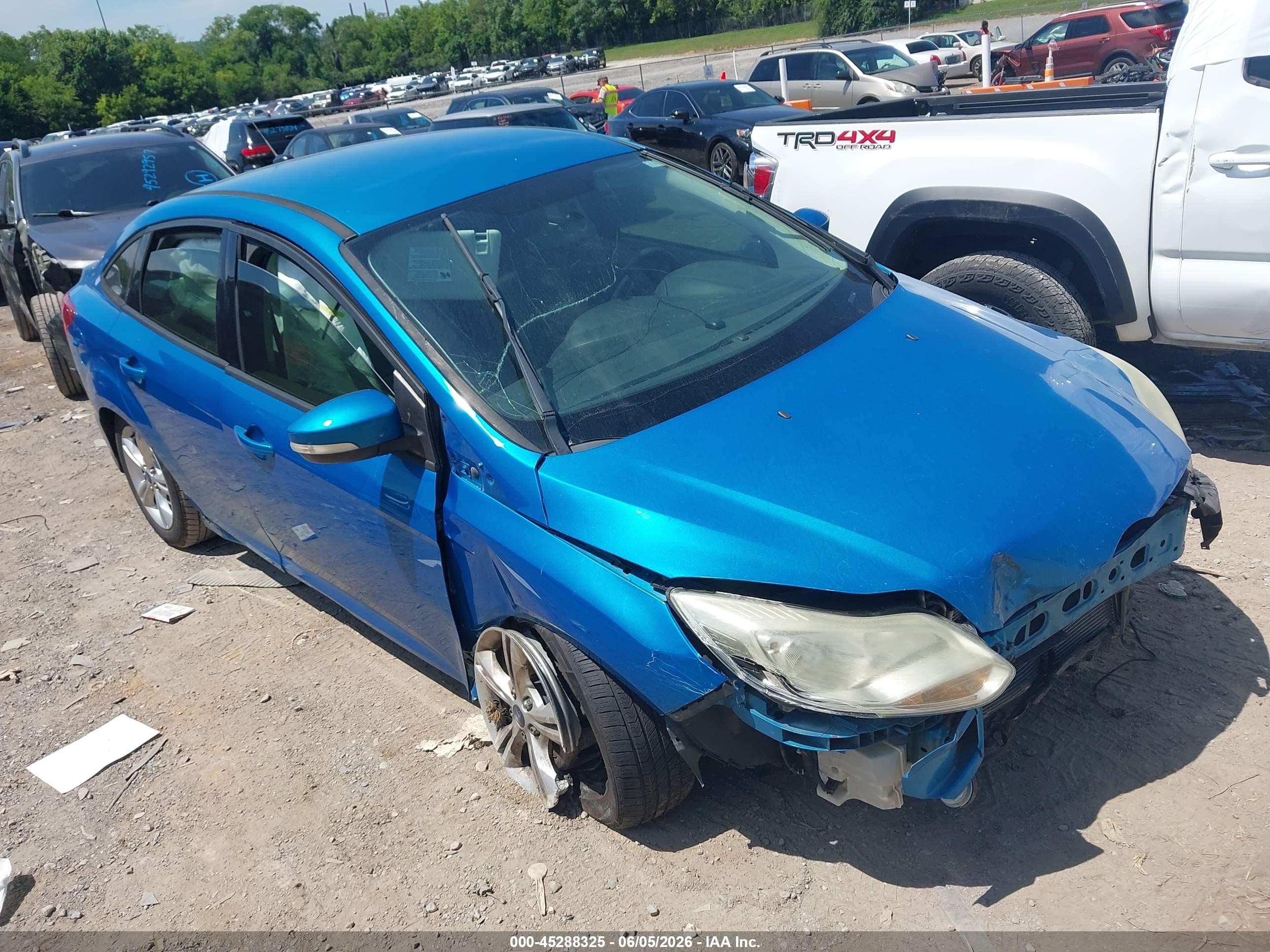 2014 Ford Focus Se Blue vin: 1FADP3F21EL141940