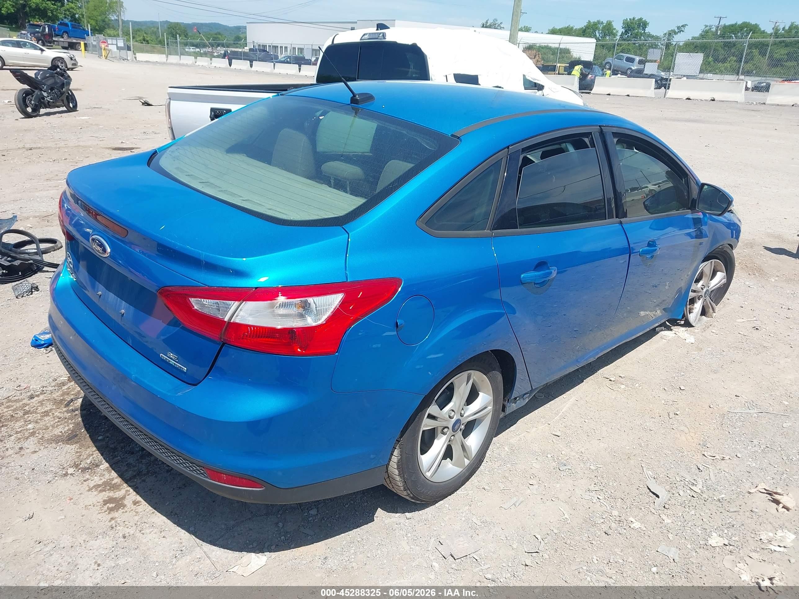 2014 Ford Focus Se Blue vin: 1FADP3F21EL141940