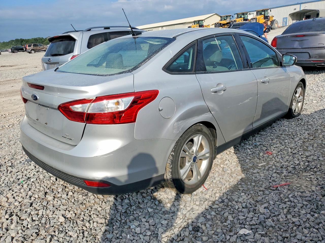 2014 Ford Focus Se Silver vin: 1FADP3F21EL165543