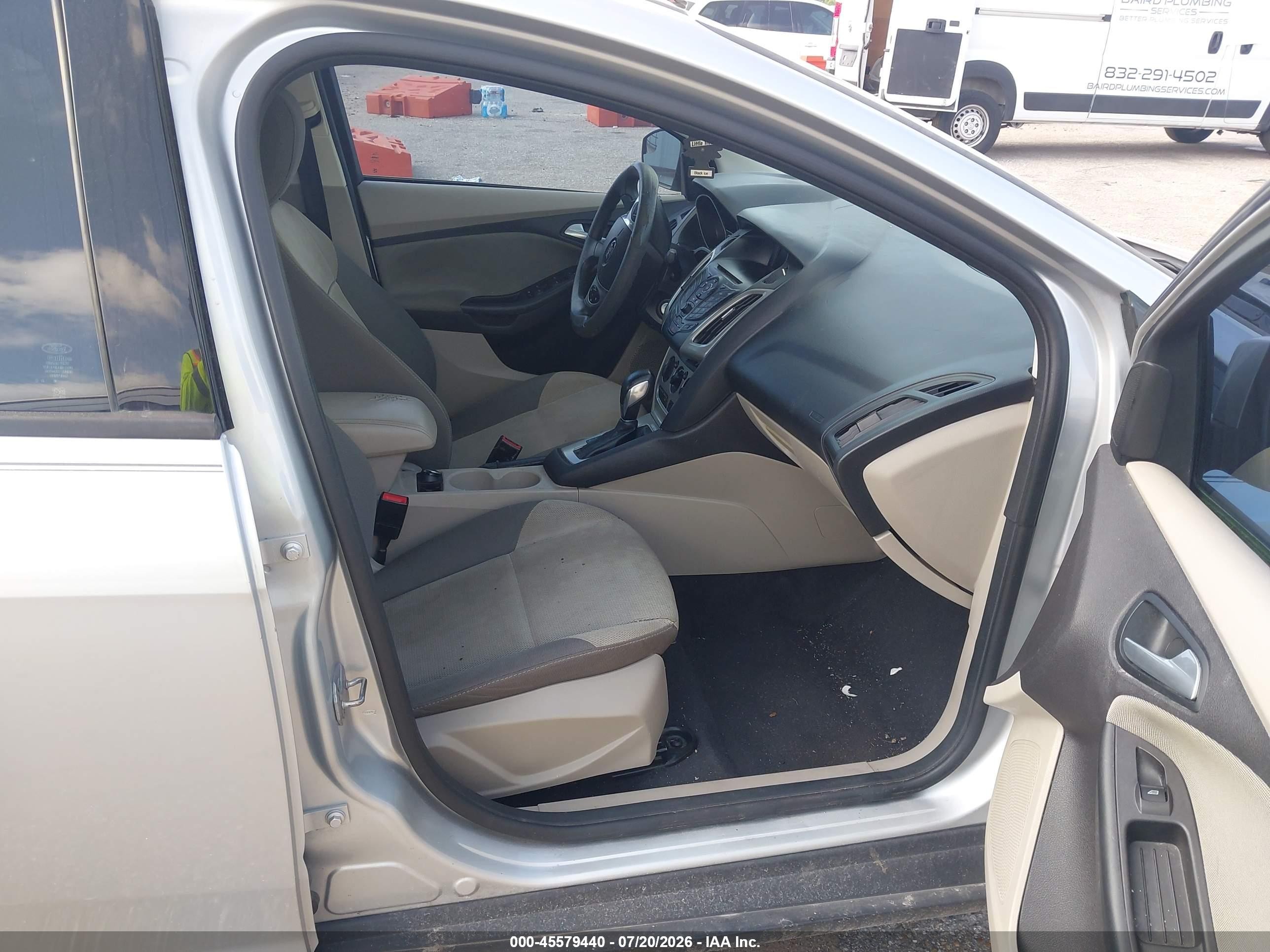 2014 Ford Focus Se Silver vin: 1FADP3F21EL184013