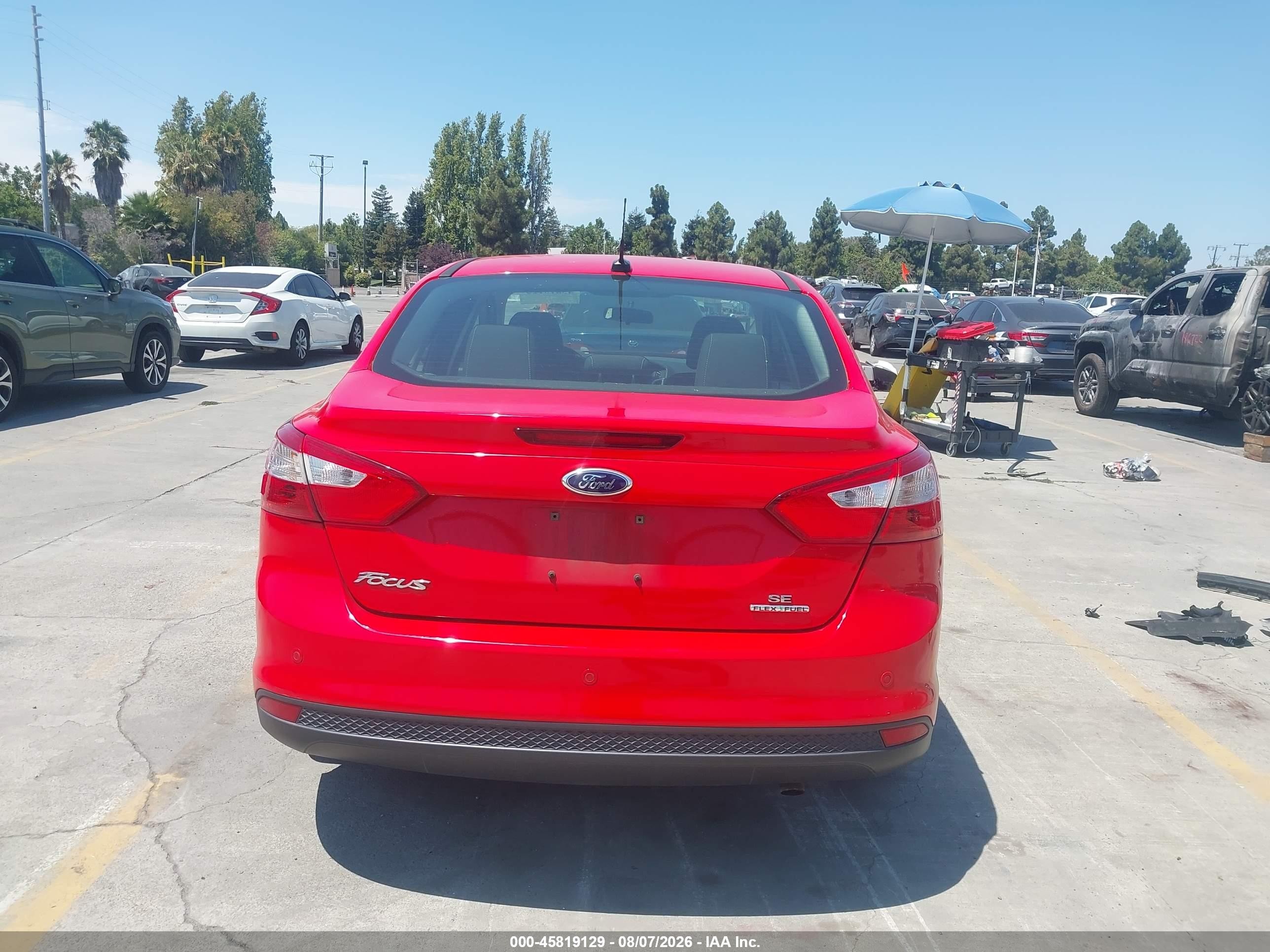 2014 Ford Focus Se Red vin: 1FADP3F21EL217561
