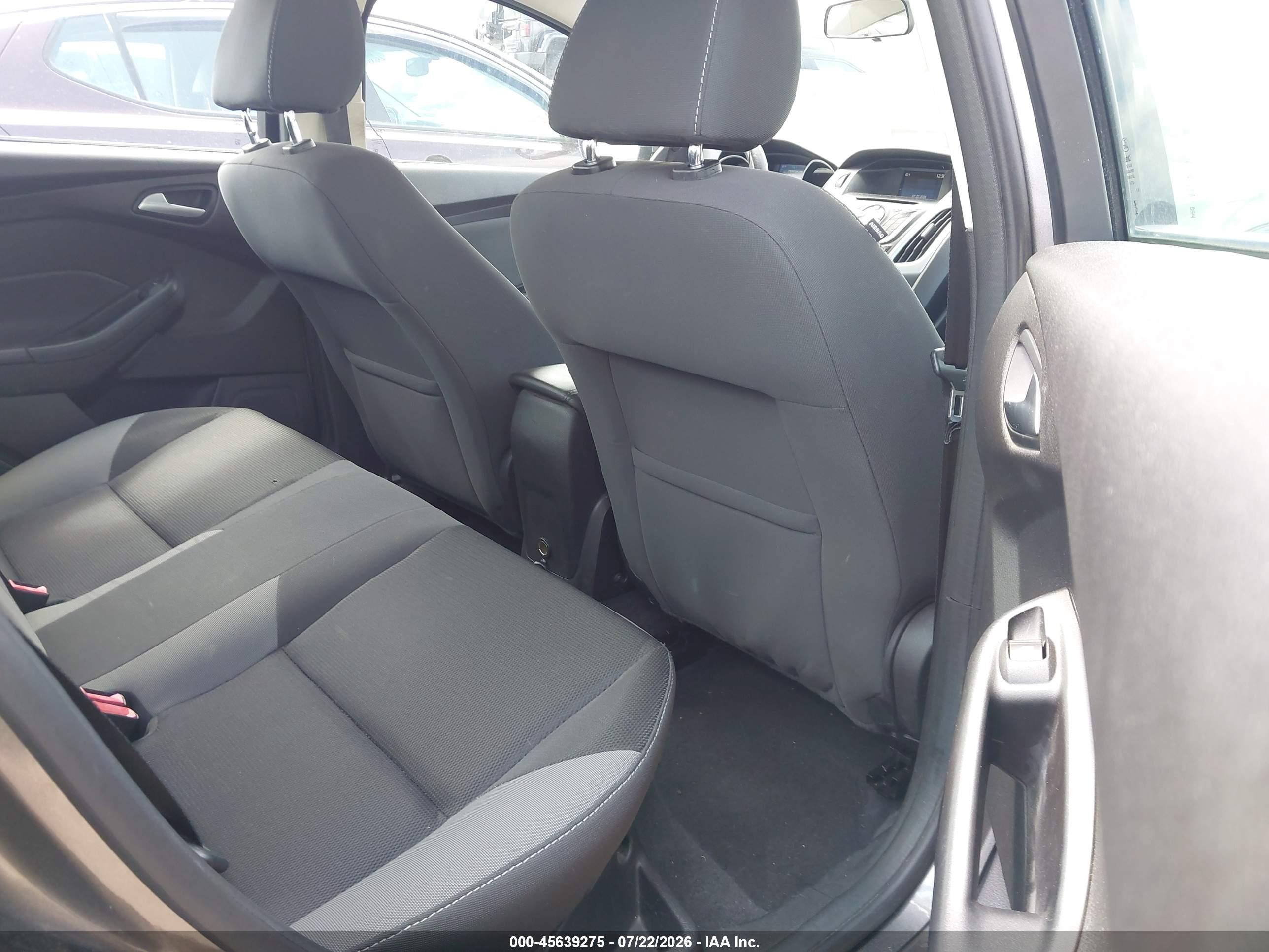 2014 Ford Focus Se Gray vin: 1FADP3F21EL234733