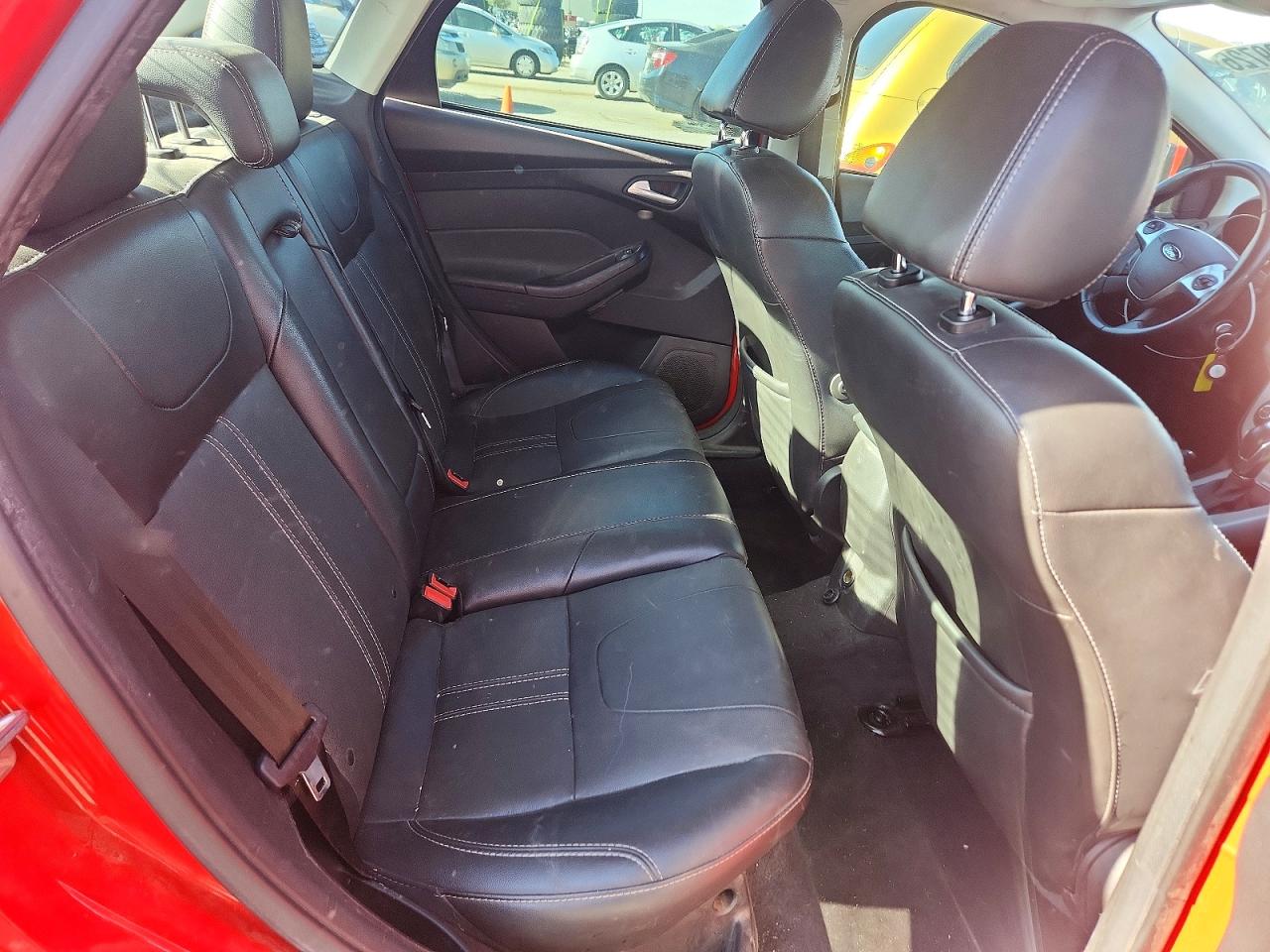 2014 Ford Focus Se Red vin: 1FADP3F21EL264475