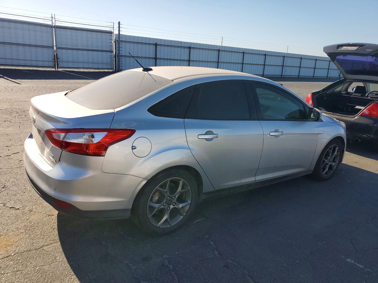 2014 Ford Focus Se Silver vin: 1FADP3F21EL266968