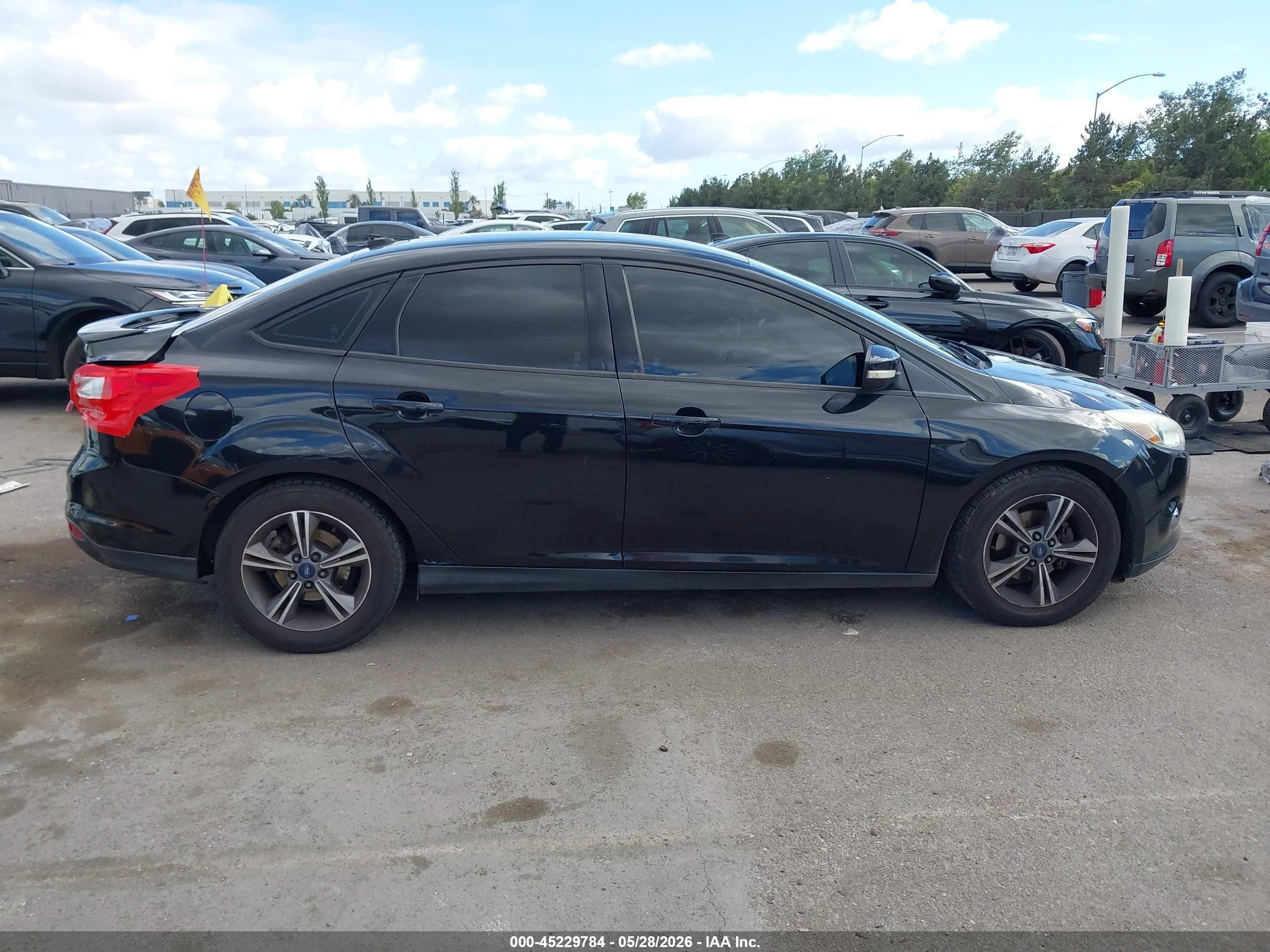 2014 Ford Focus Se Black vin: 1FADP3F21EL271250