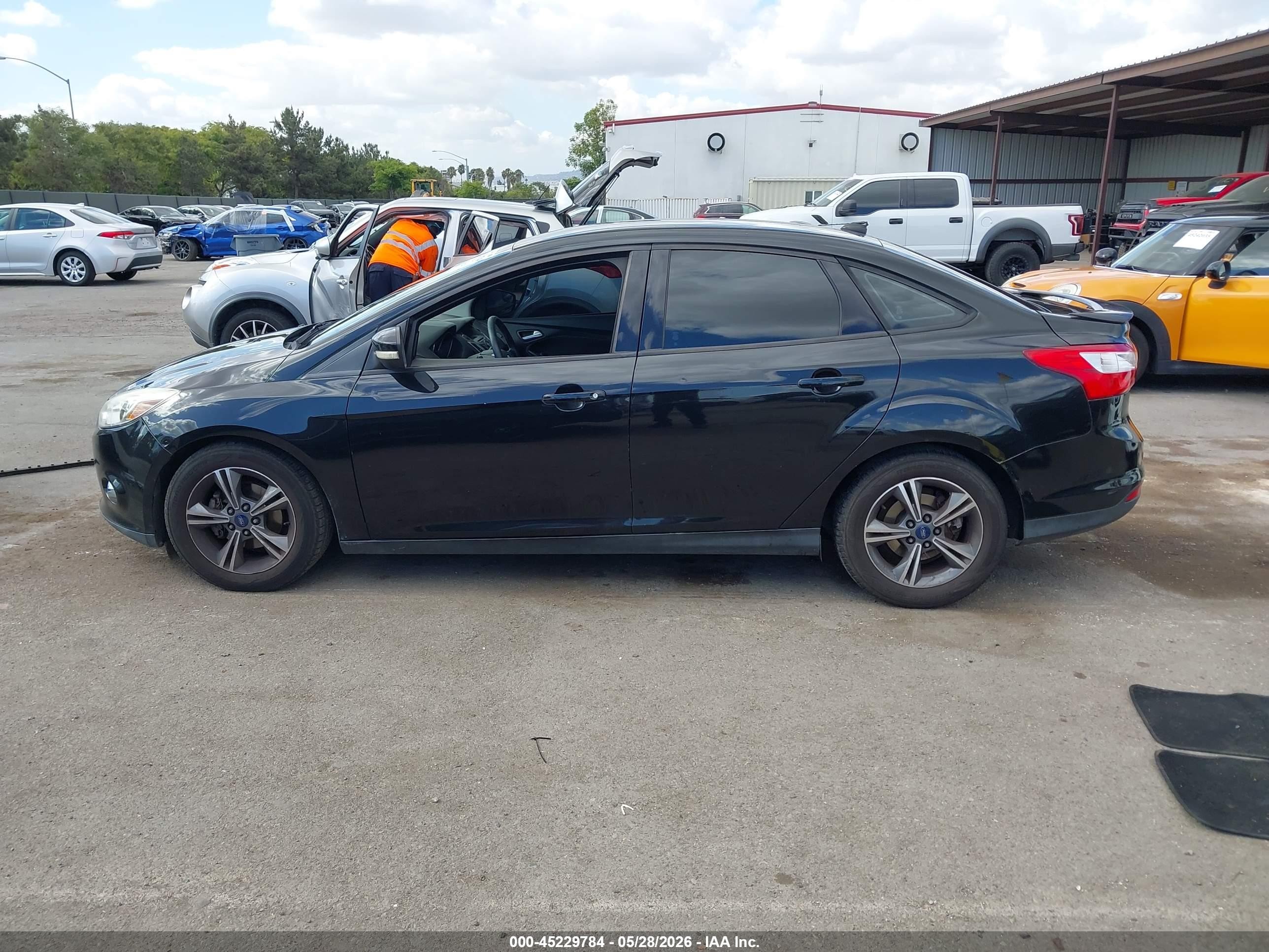 2014 Ford Focus Se Black vin: 1FADP3F21EL271250