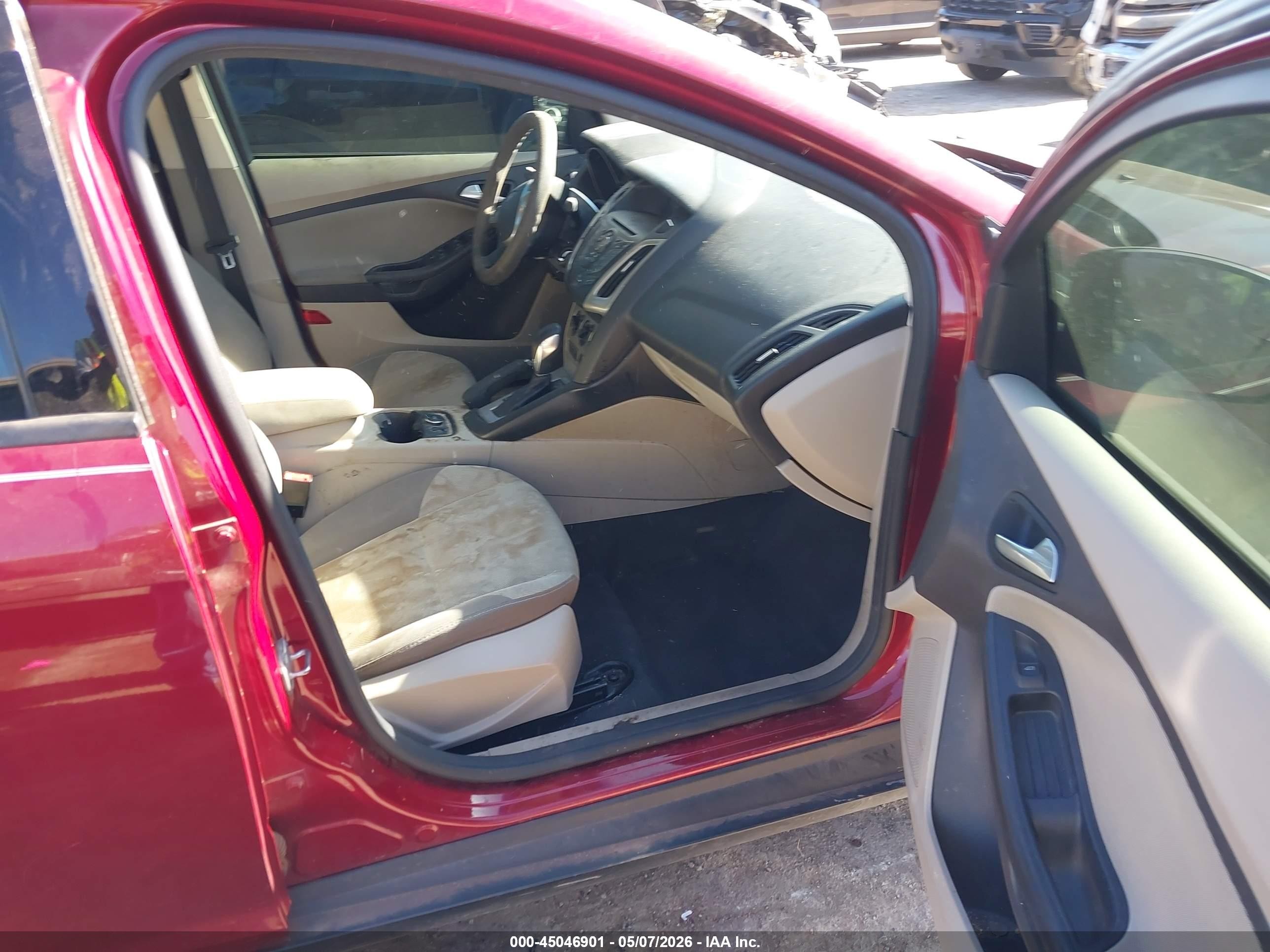 2014 Ford Focus Se Red vin: 1FADP3F21EL274584