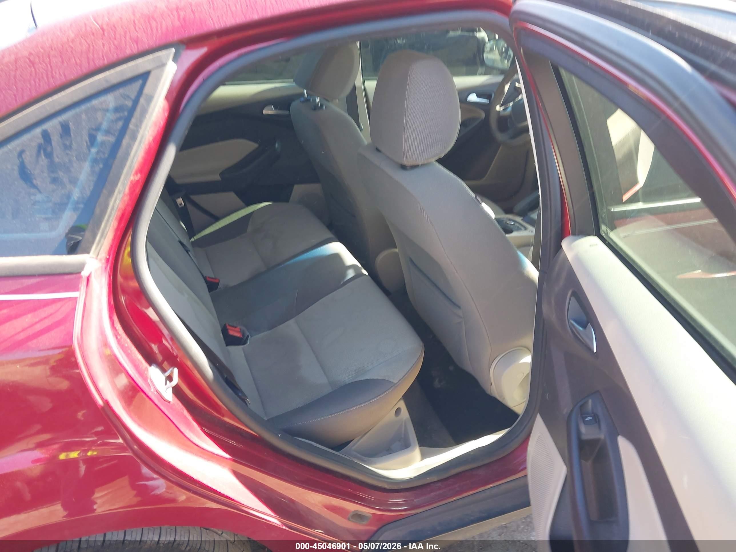 2014 Ford Focus Se Red vin: 1FADP3F21EL274584