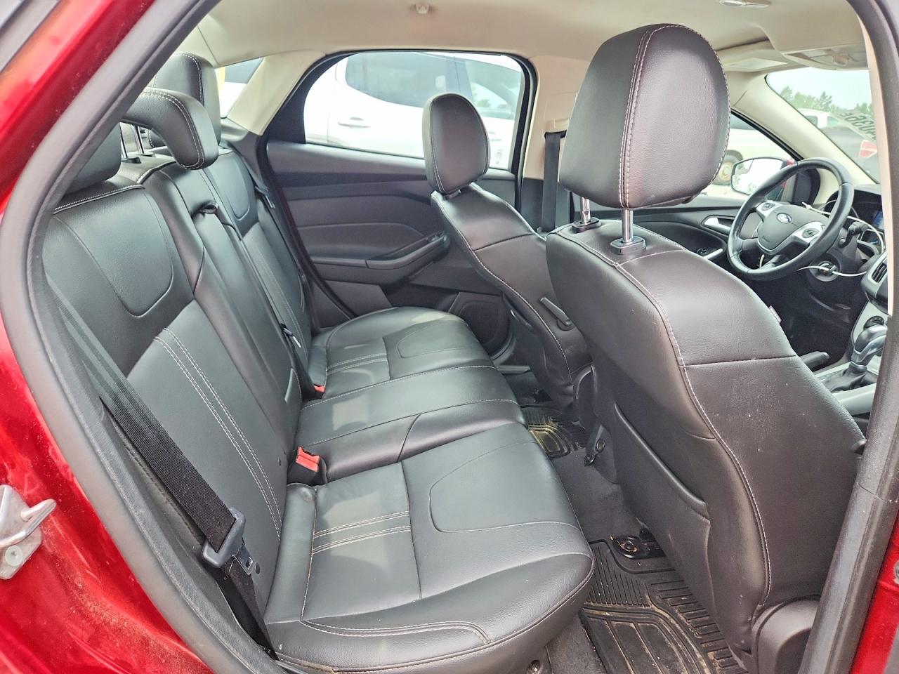 2014 Ford Focus Se Burgundy vin: 1FADP3F21EL281003