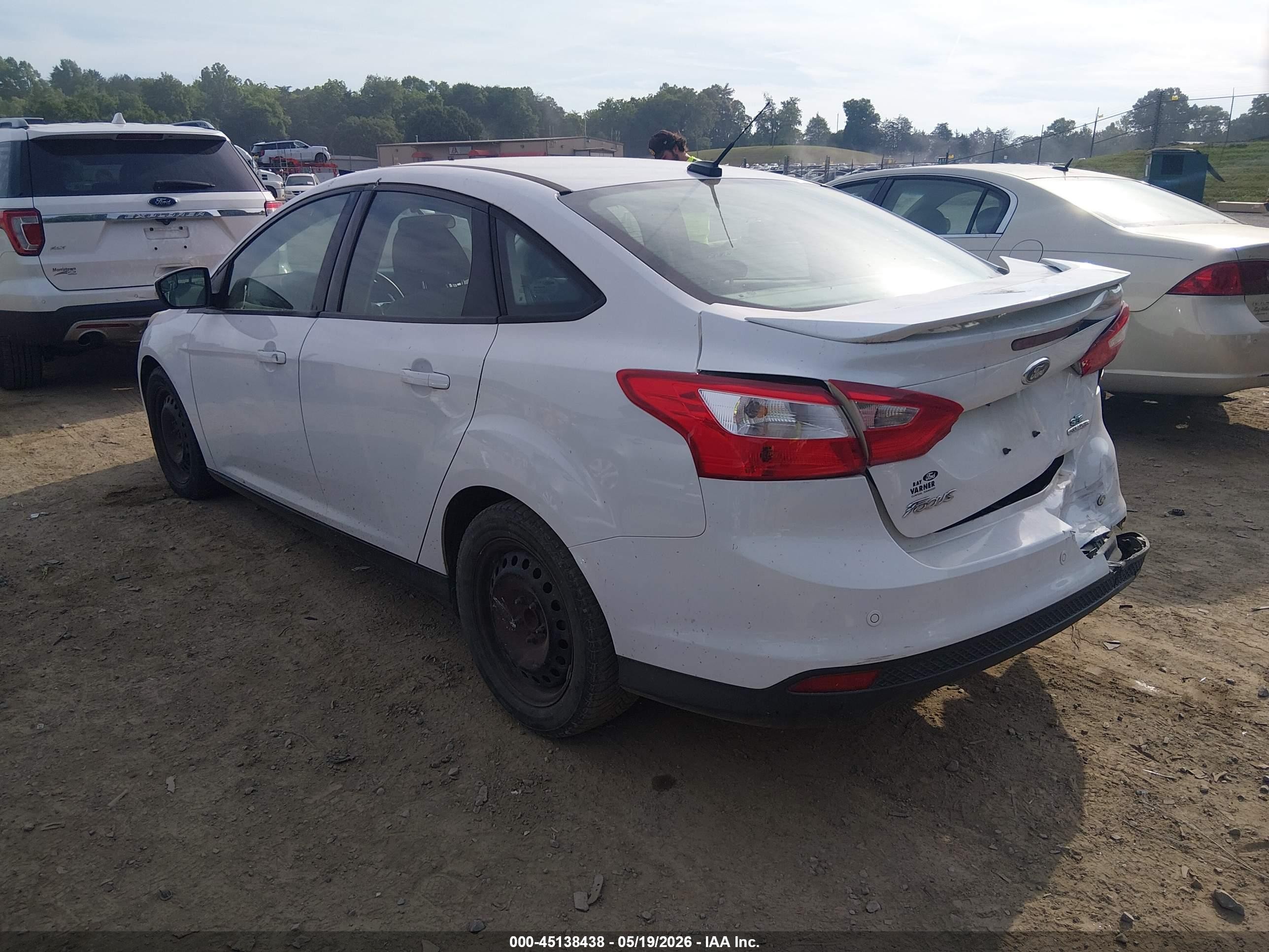 2014 Ford Focus Se White vin: 1FADP3F21EL304599