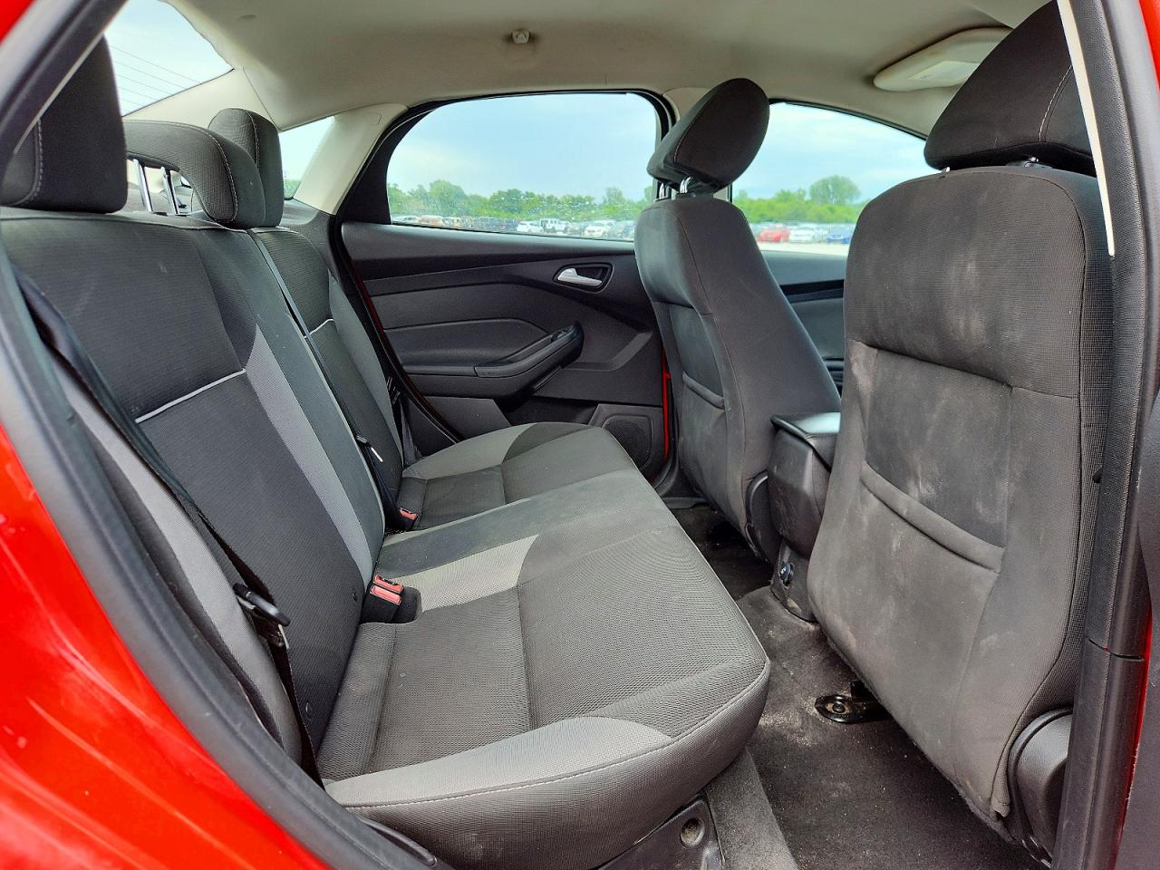 2014 Ford Focus Se Red vin: 1FADP3F21EL304991