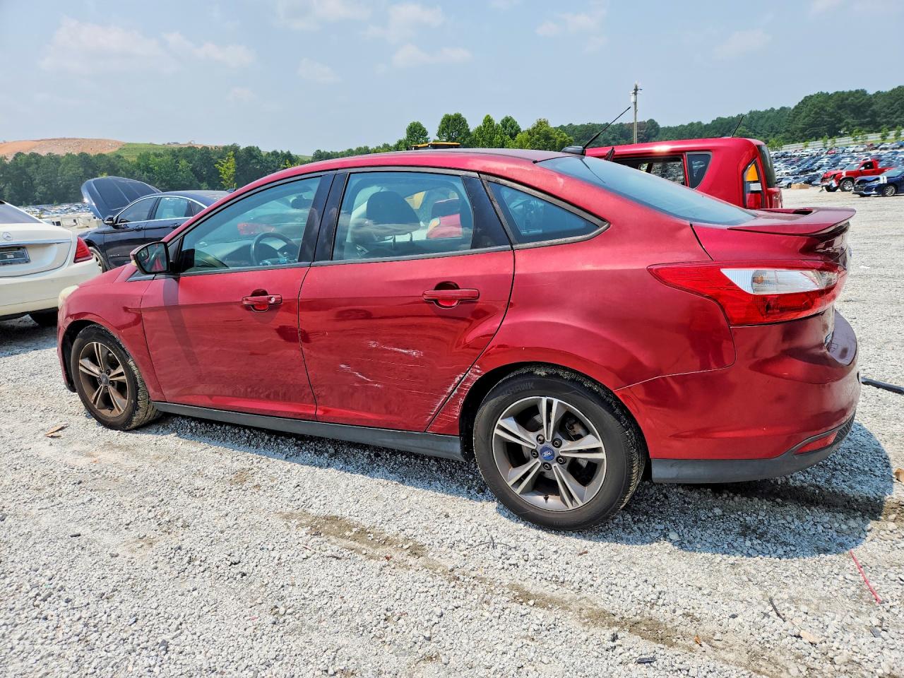 2014 Ford Focus Se Red vin: 1FADP3F21EL308765