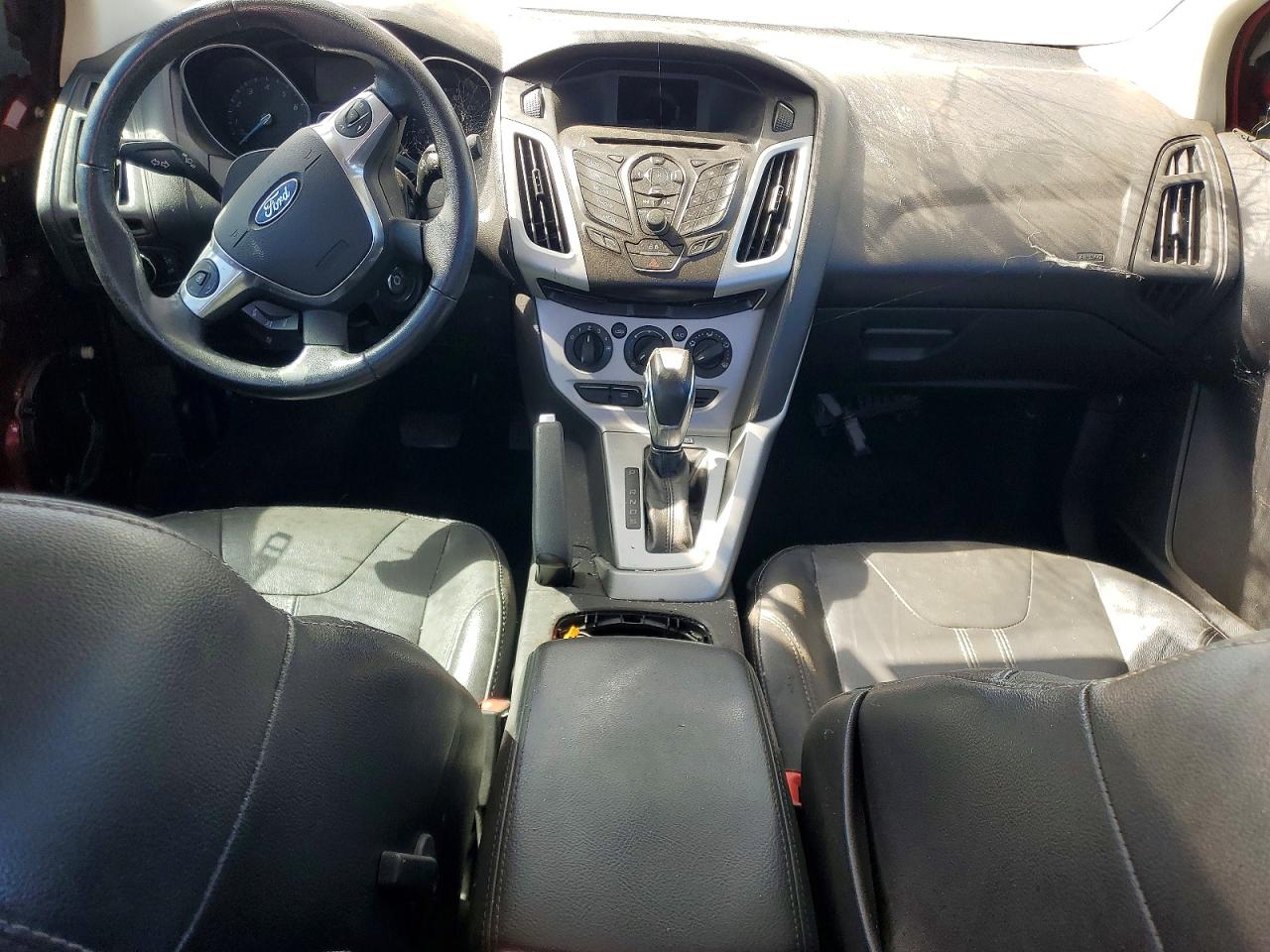 2014 Ford Focus Se Burgundy vin: 1FADP3F21EL323895