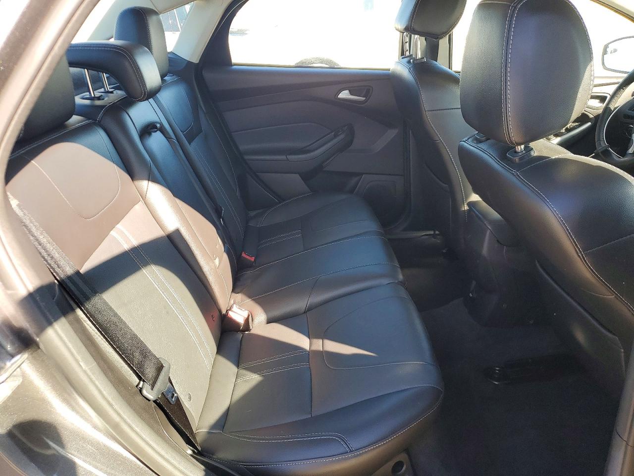 2014 Ford Focus Se Gray vin: 1FADP3F21EL323962