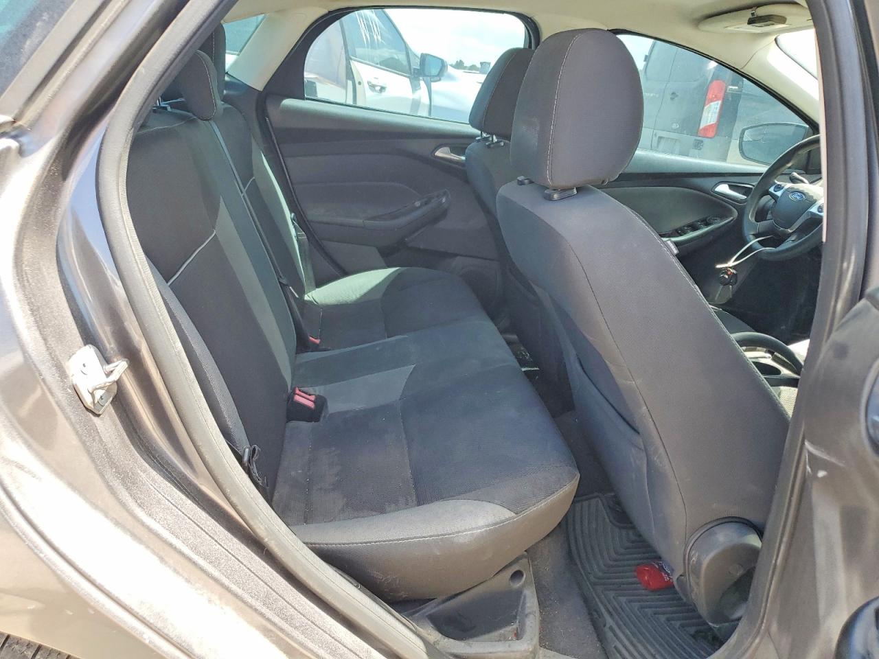 2014 Ford Focus Se Серый vin: 1FADP3F21EL345430