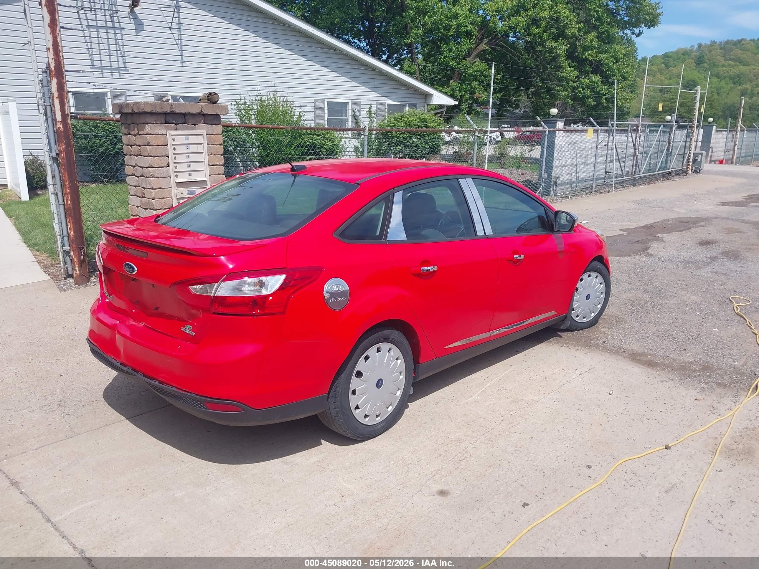 2014 Ford Focus Se Red vin: 1FADP3F21EL361272