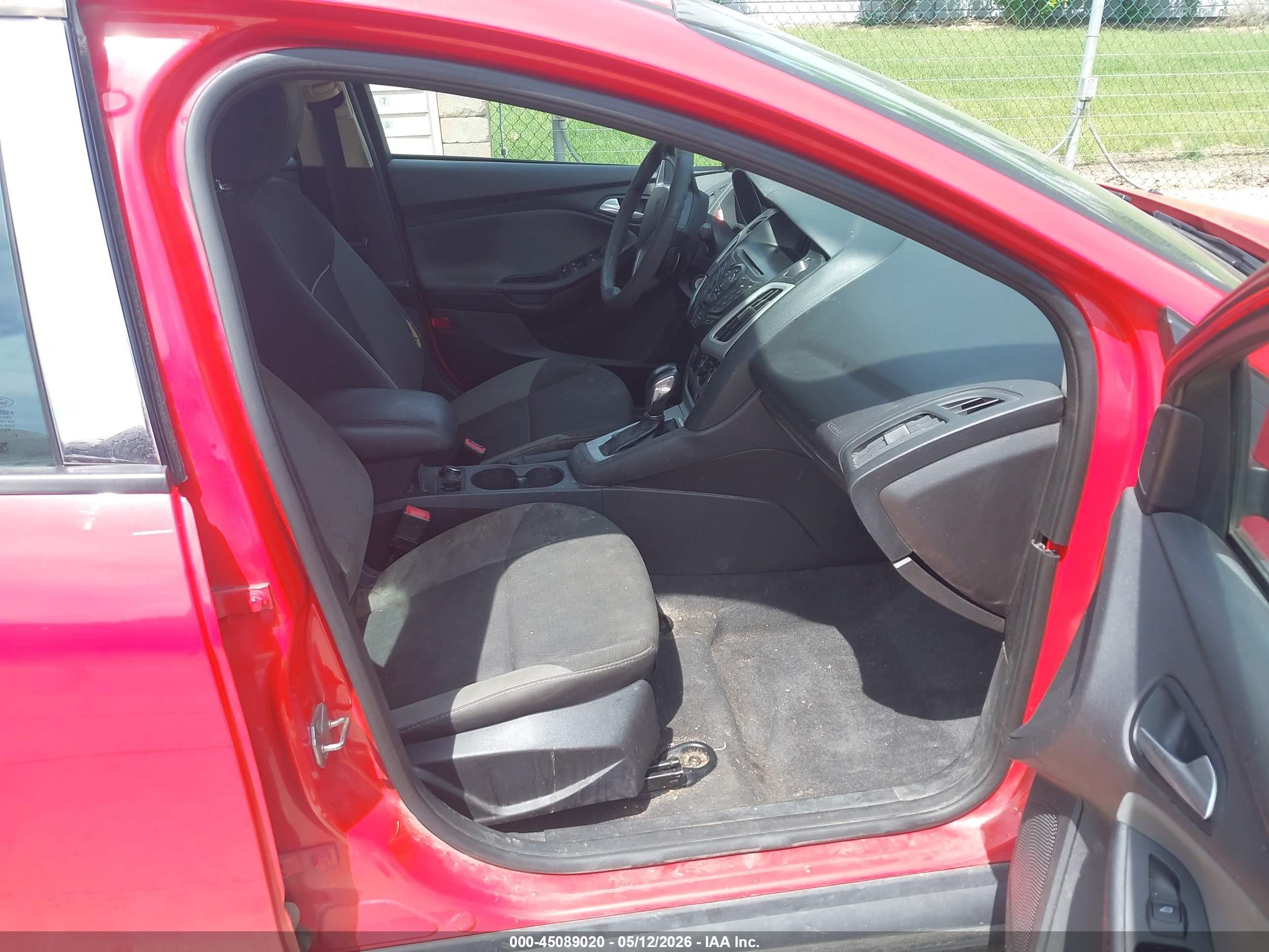 2014 Ford Focus Se Red vin: 1FADP3F21EL361272